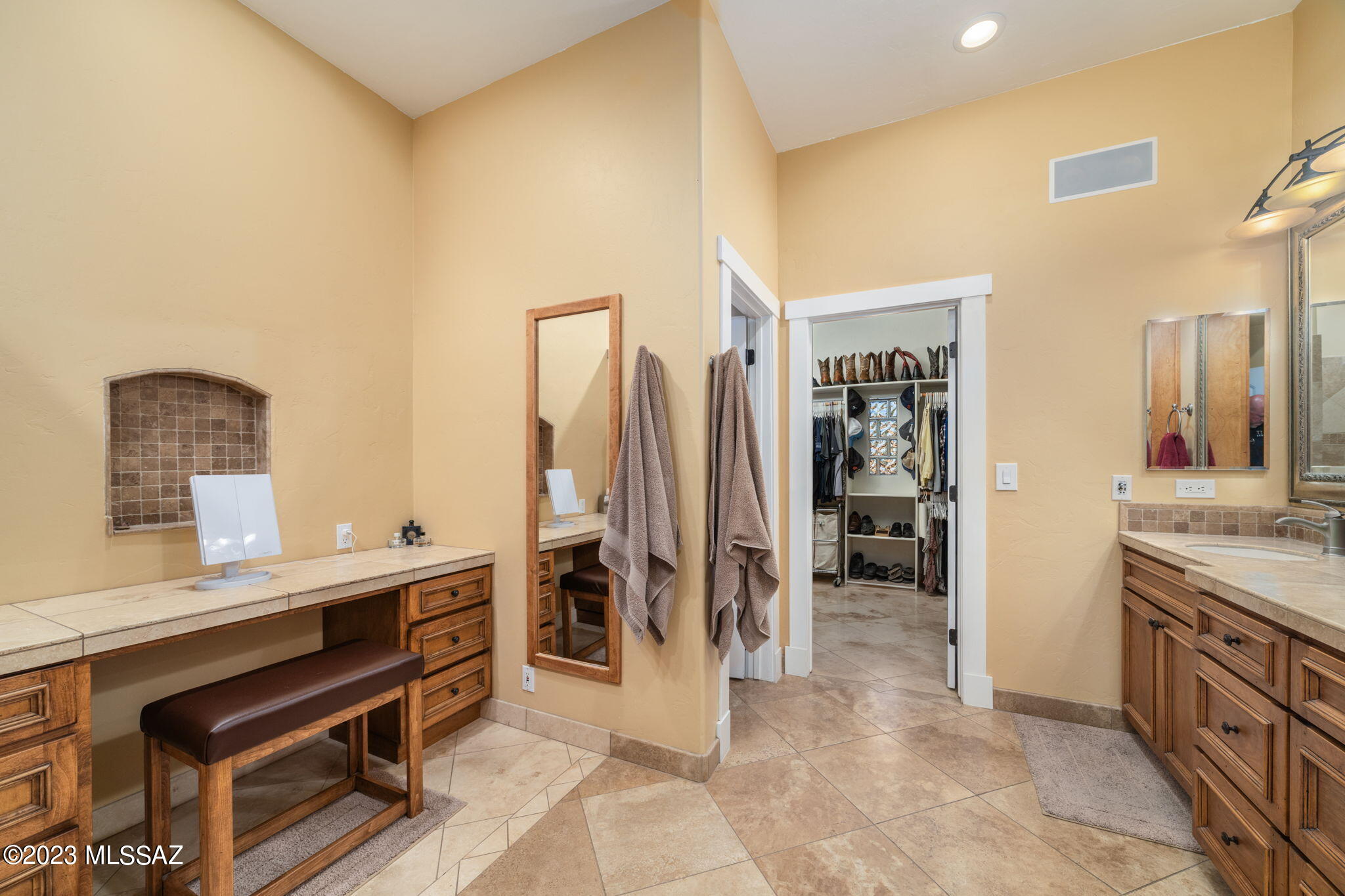 New Tucson Unit NO. 27 - Residential