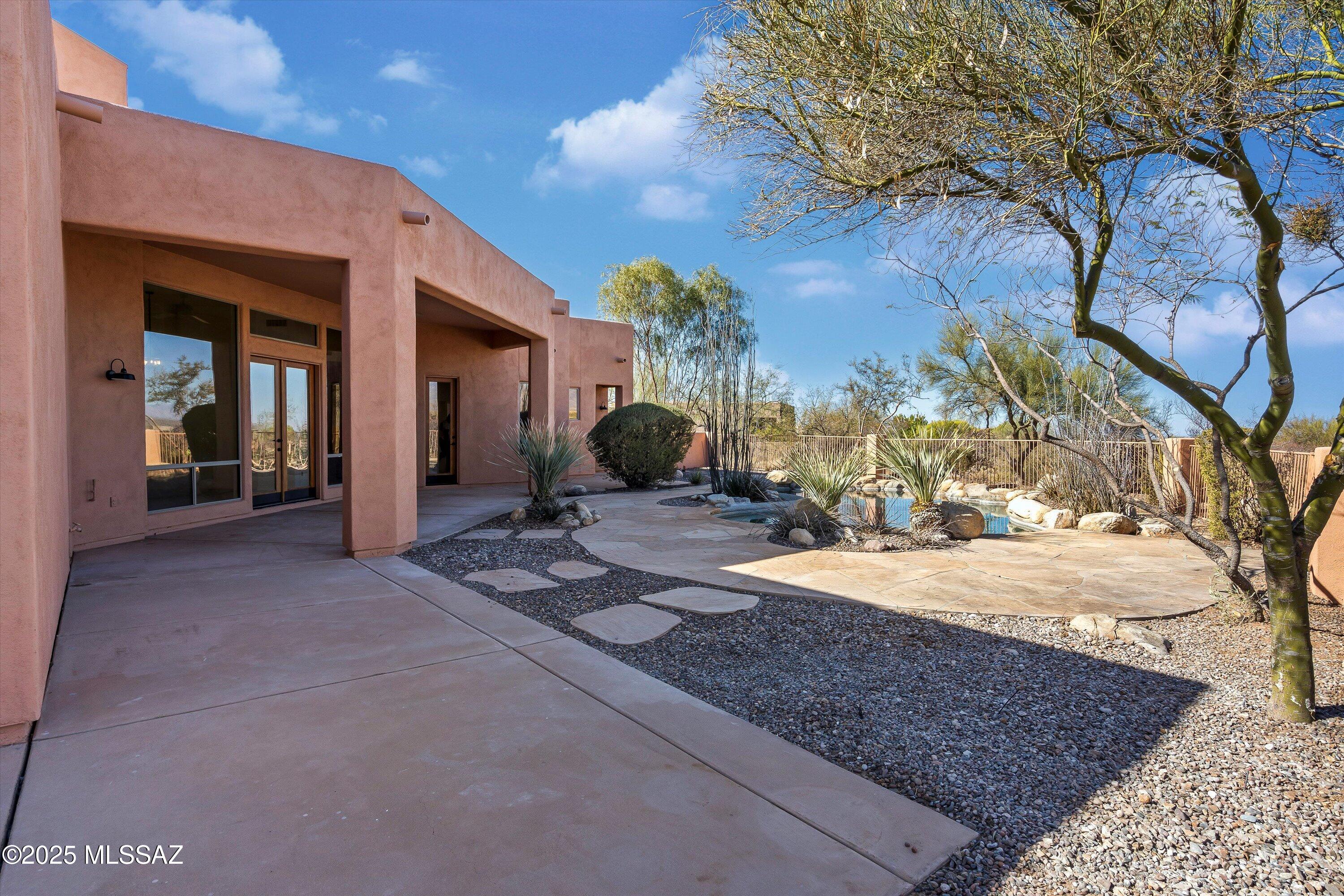Coyote Creek (1-395) - Residential