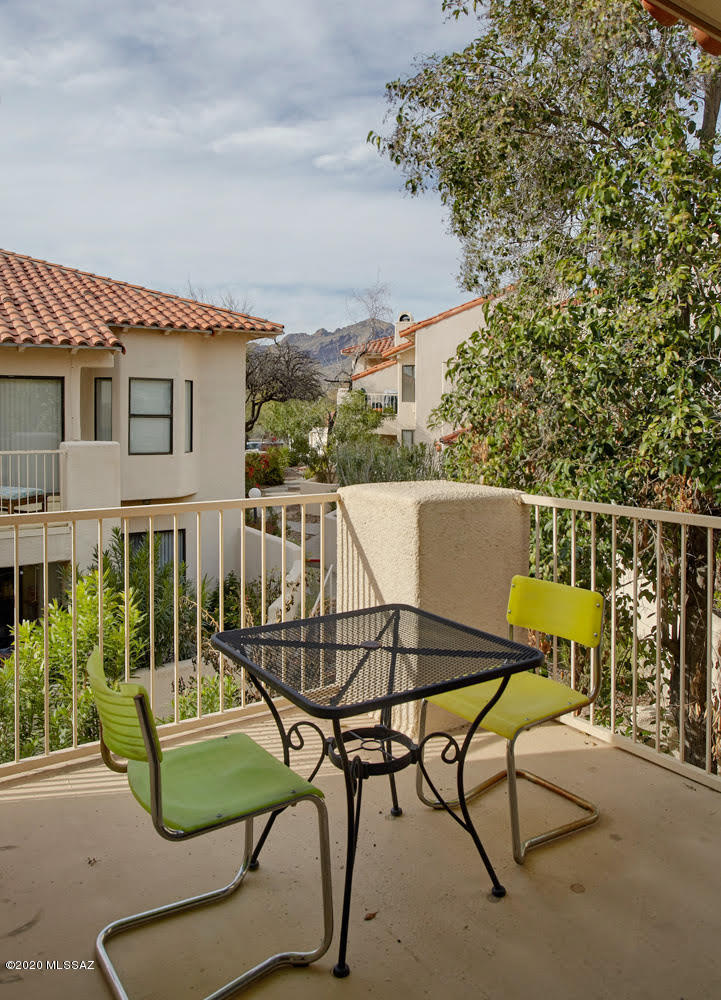 Condos At La Paloma (The) - Residential