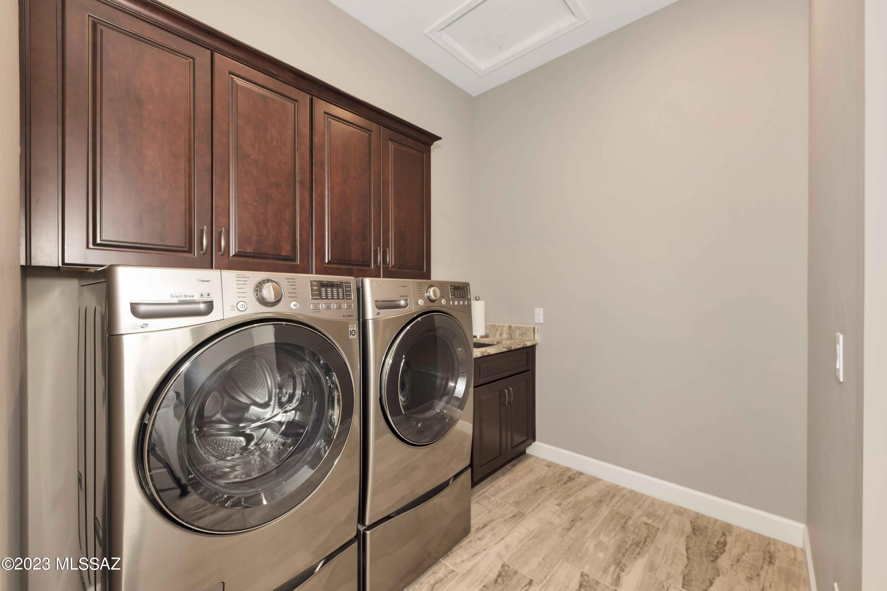The Enclave At Stone Canyon V - Residential