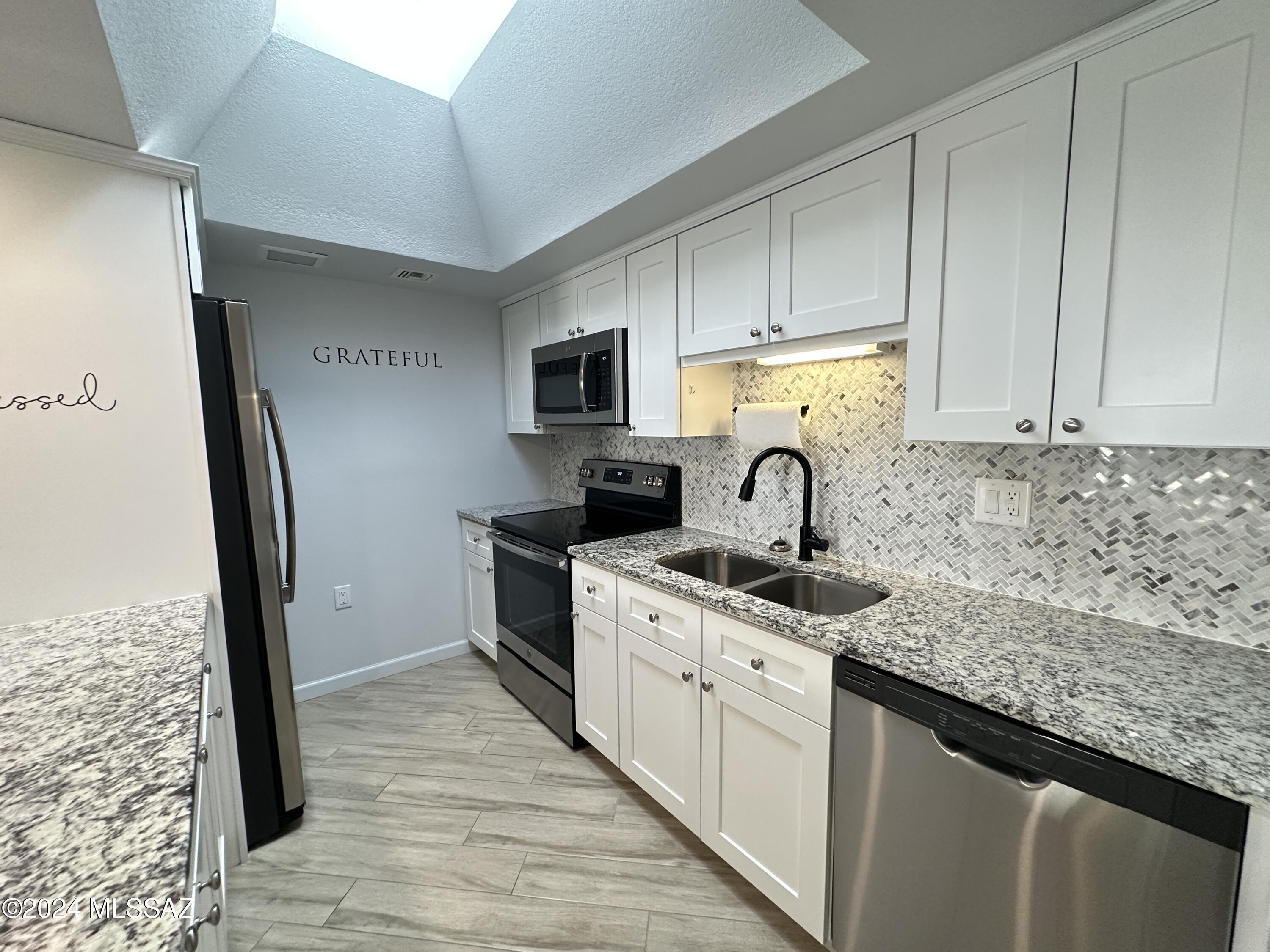 La Cholla Hills(1-313) - Residential Lease