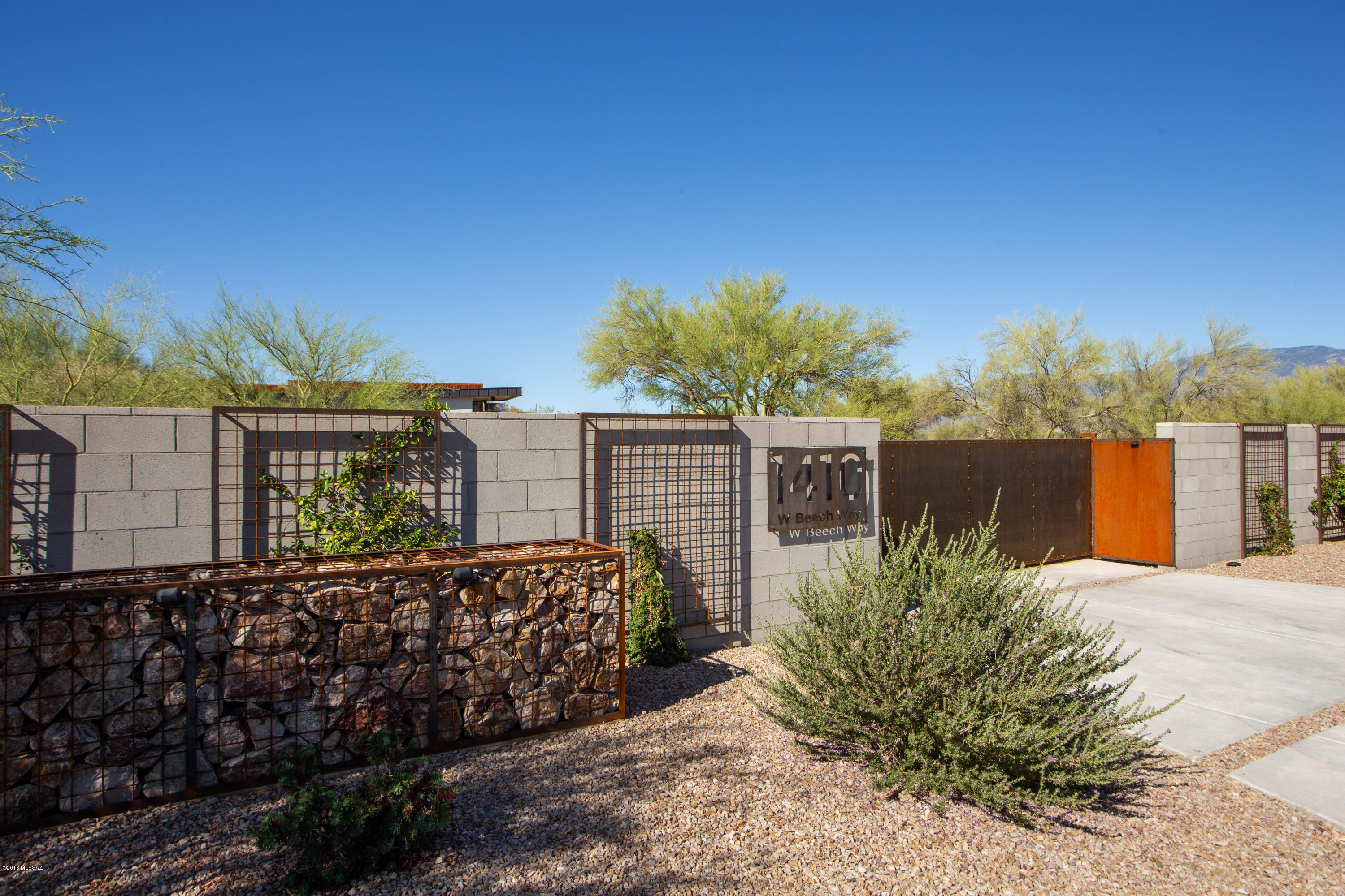 La Cholla Airpark - Residential