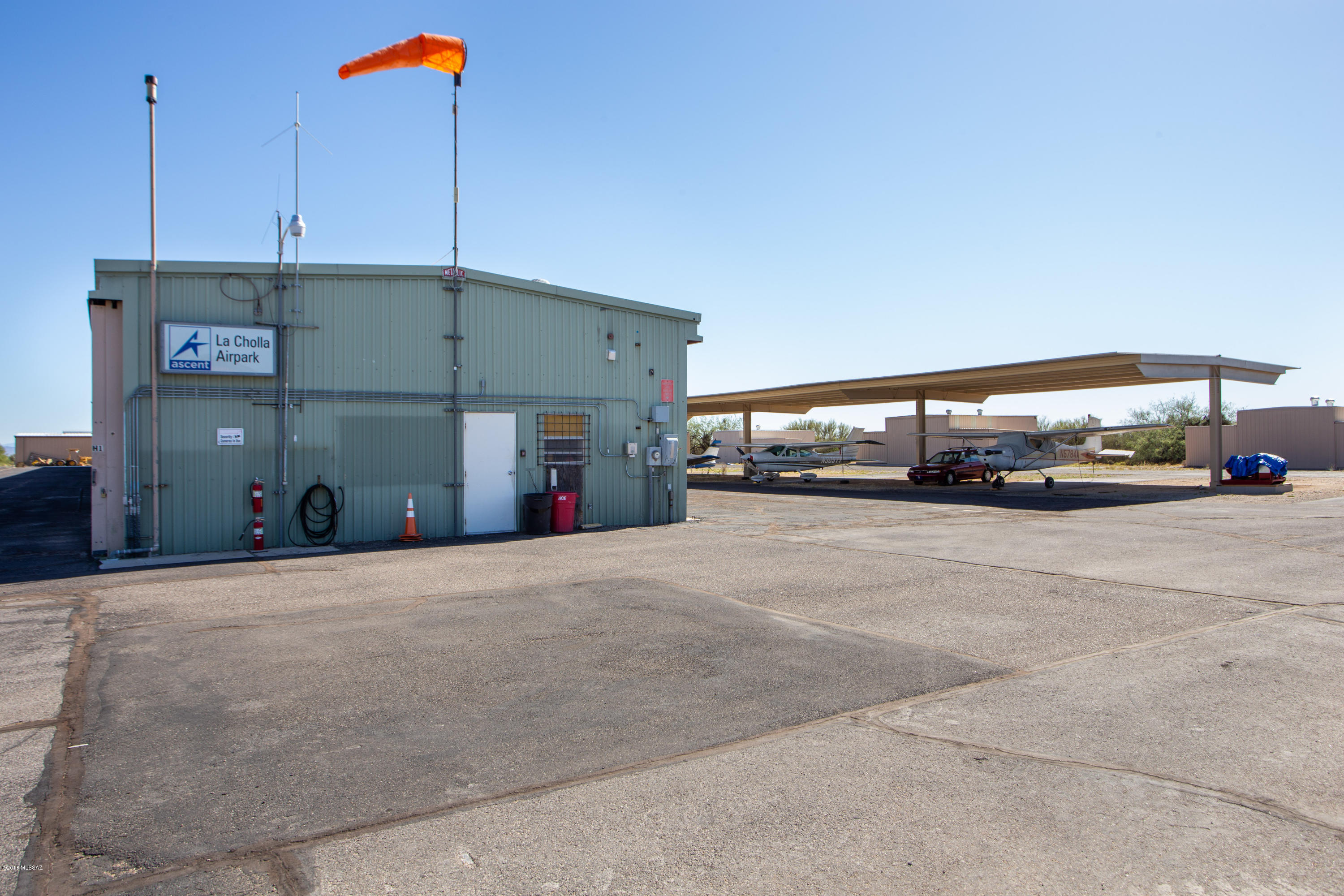 La Cholla Airpark - Residential