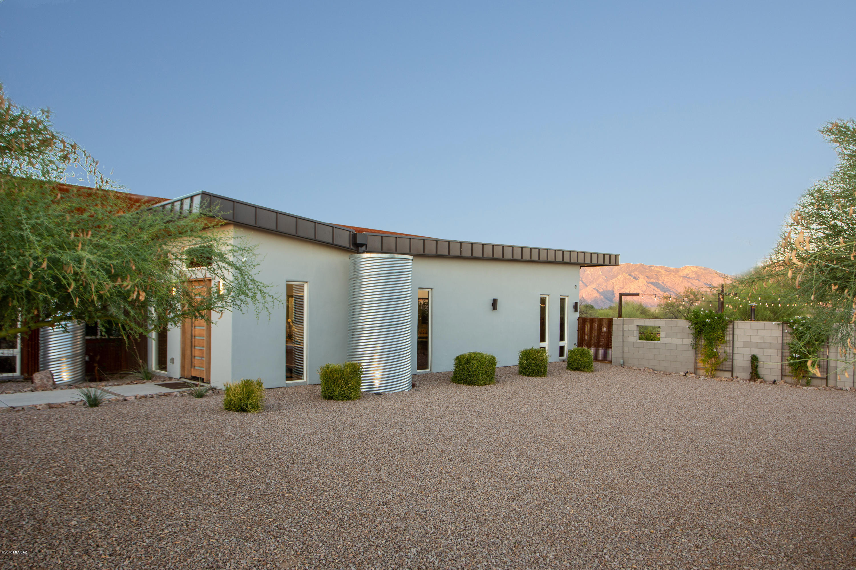 La Cholla Airpark - Residential