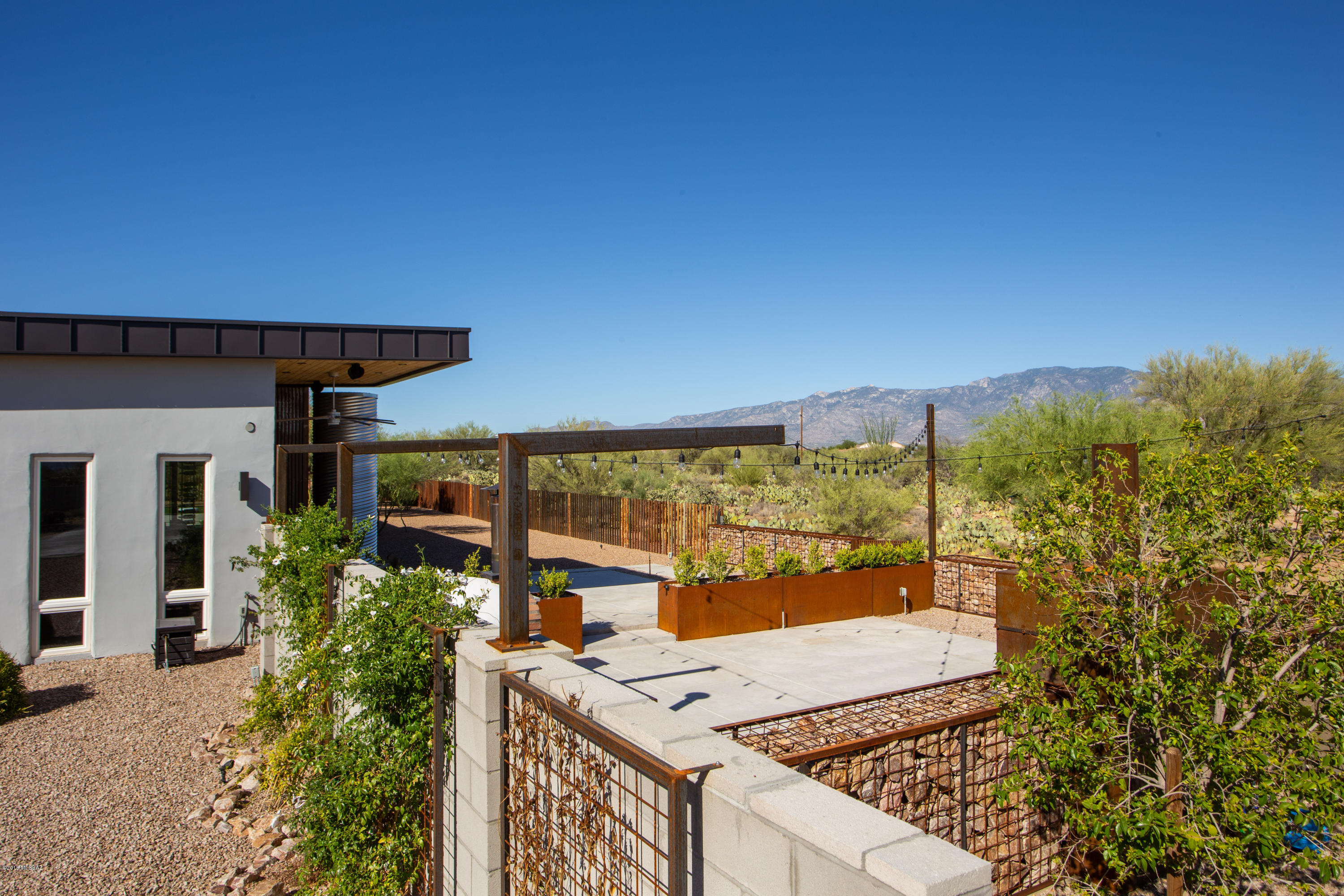 La Cholla Airpark - Residential