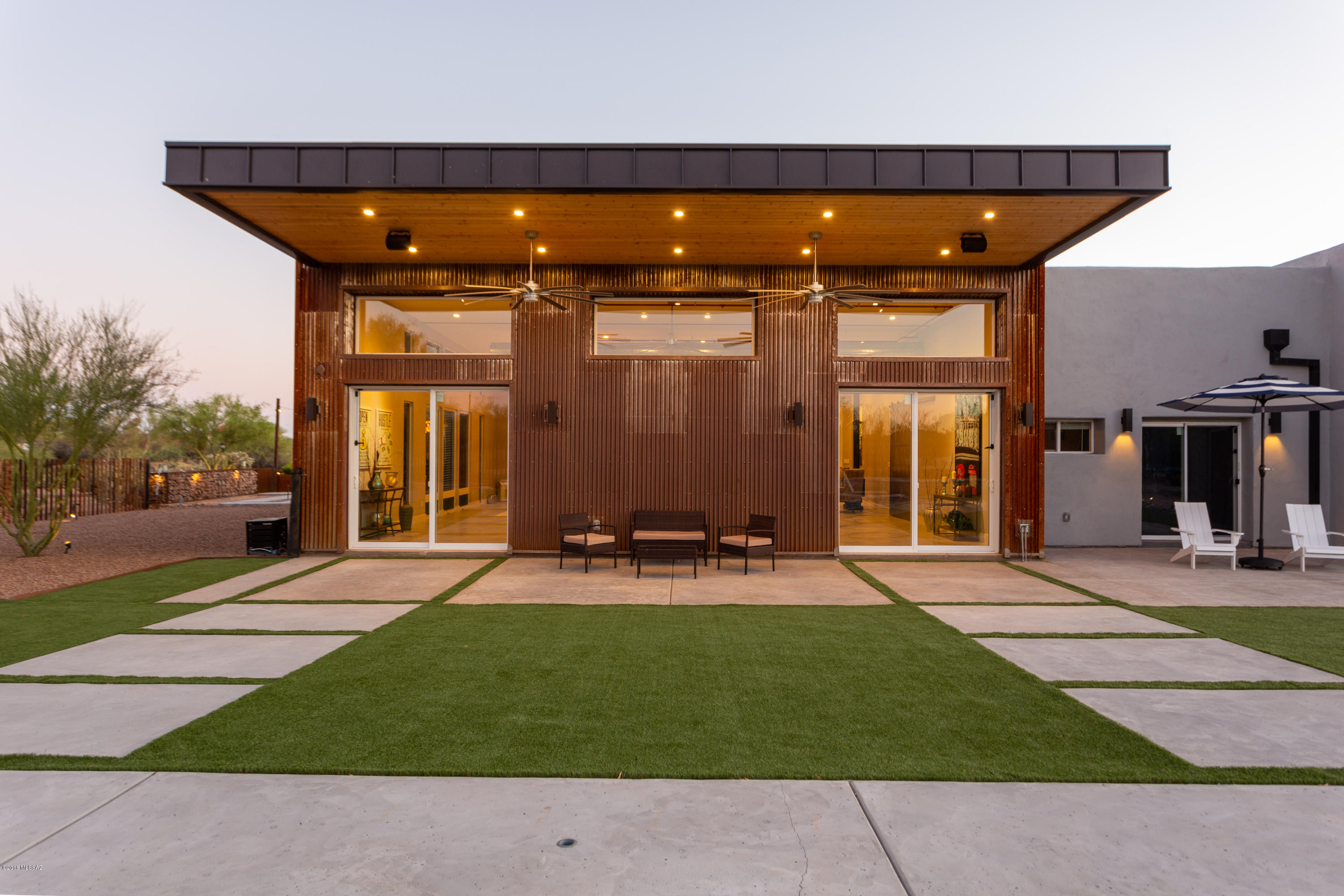 La Cholla Airpark - Residential