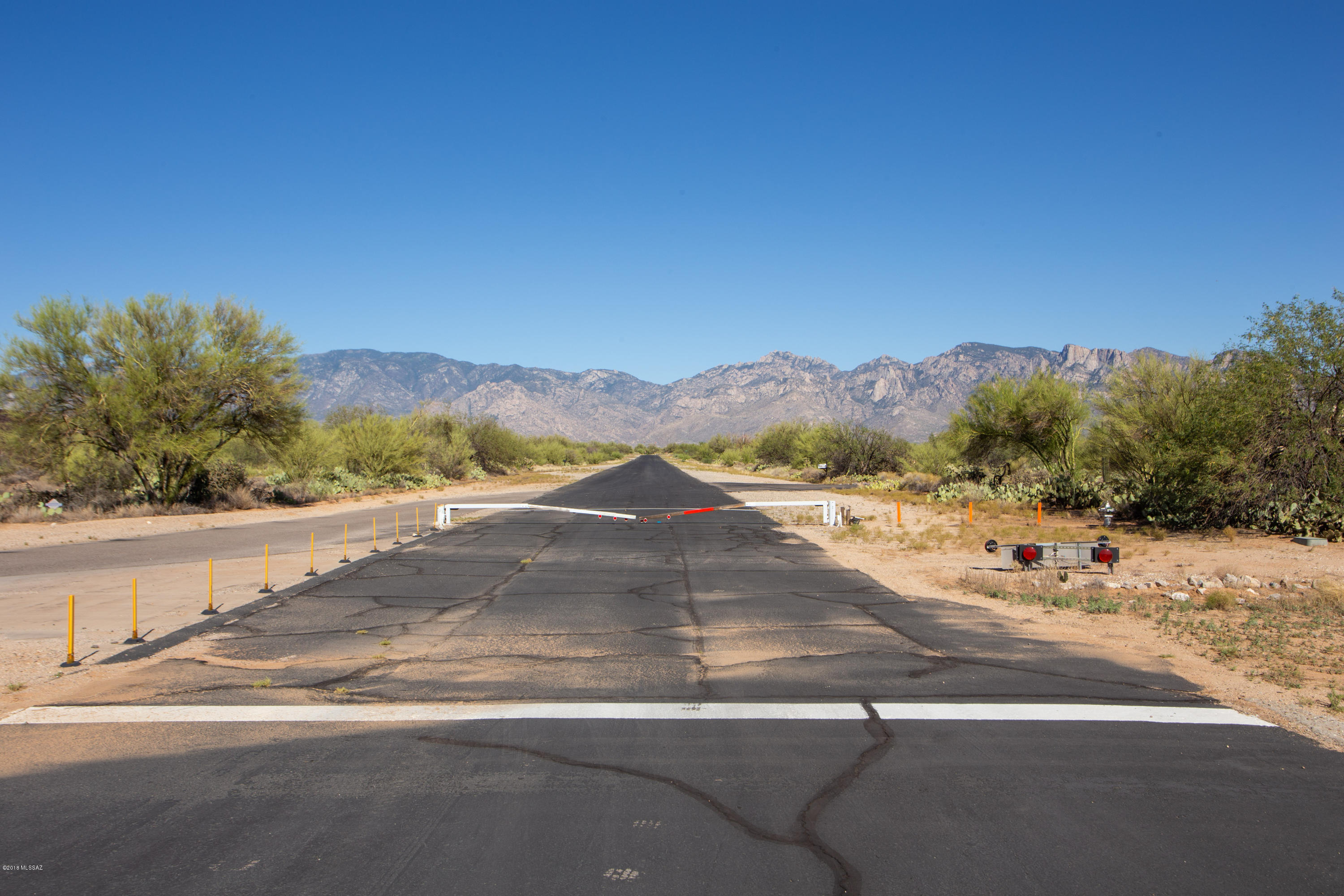 La Cholla Airpark - Residential