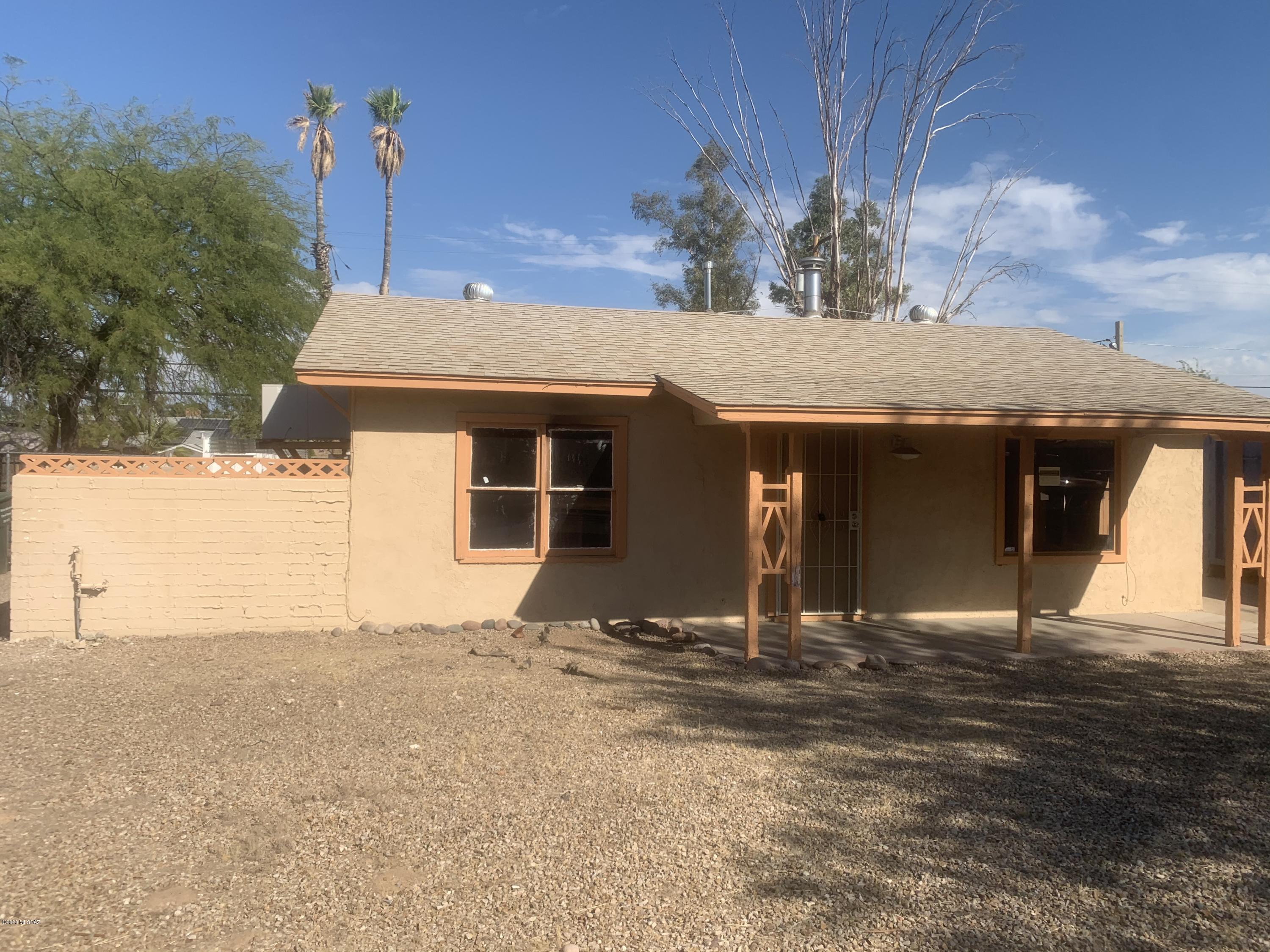 Great 2 bedroom 1 bath fix-up close to Reid Park with pool, outdoor storage and lots of possibilities. Roof looks new. Bid to fix pool...$5500. Seller carry. Owner/Agent