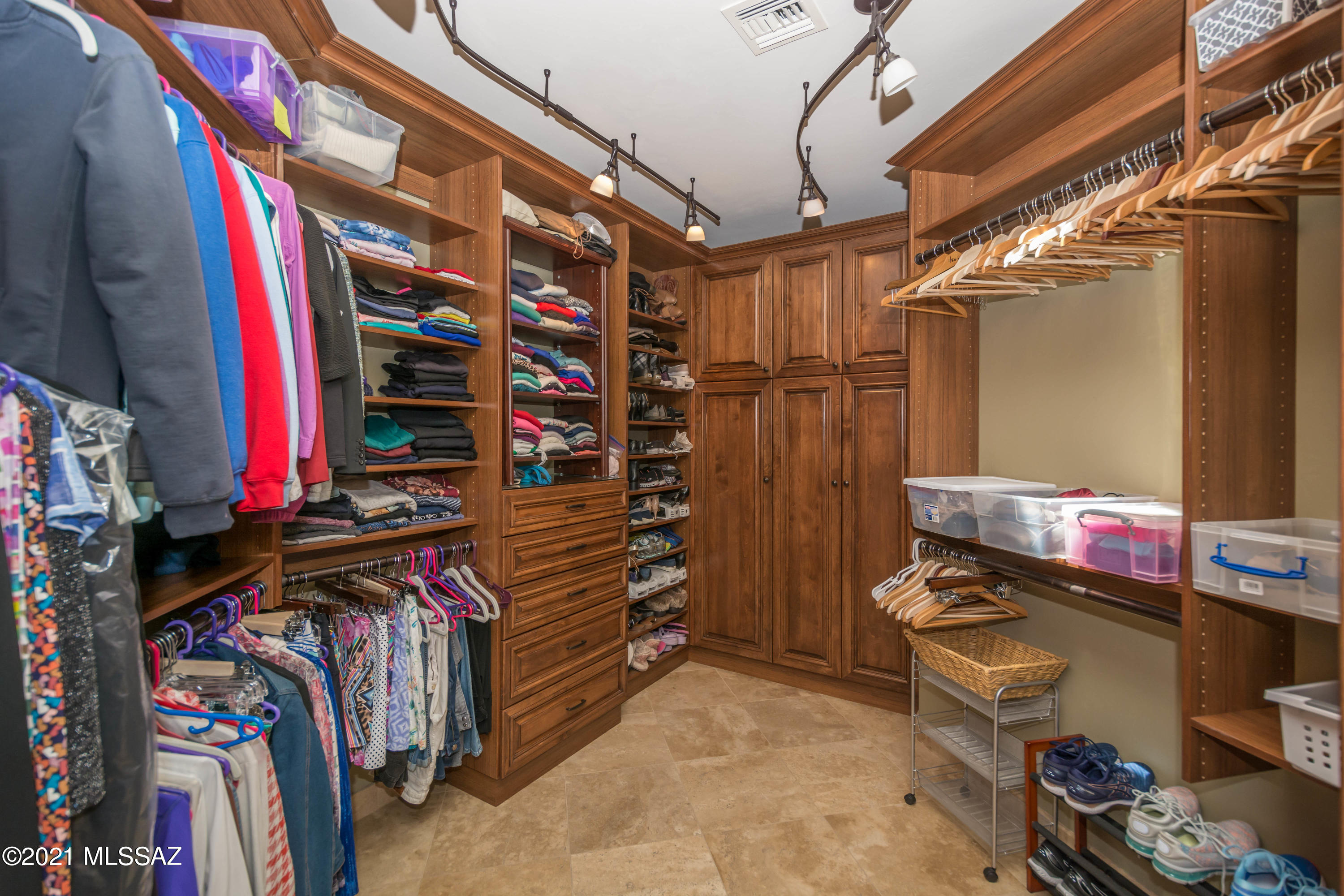 Honey Bee Canyon Estates - Residential
