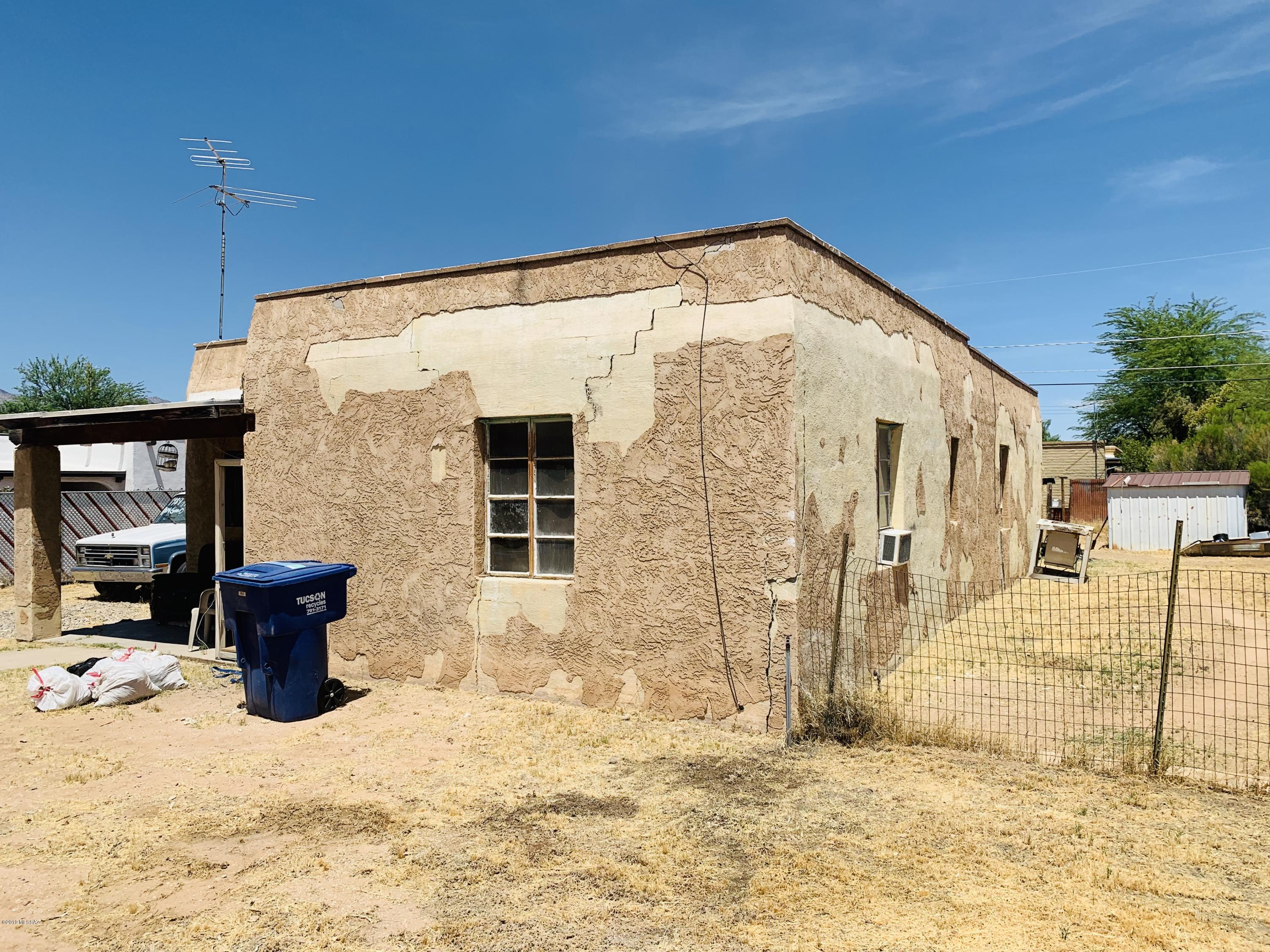 INVESTOR SPECIAL! CASH ONLY! VERY SOLID BONES. GOOD FLIP. 2 BEDROOM 1 BATH