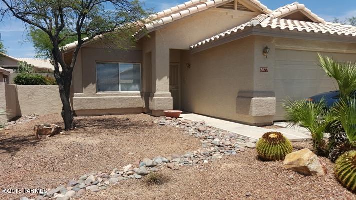 Open floor plan, eat-in kitchen, nice back yard with covered patio.  Master with walk-in closet. Great Oro Valley location with easy access to schools, shopping, medical and I-10. Owner may consider lease option.  Cooperative tenant.