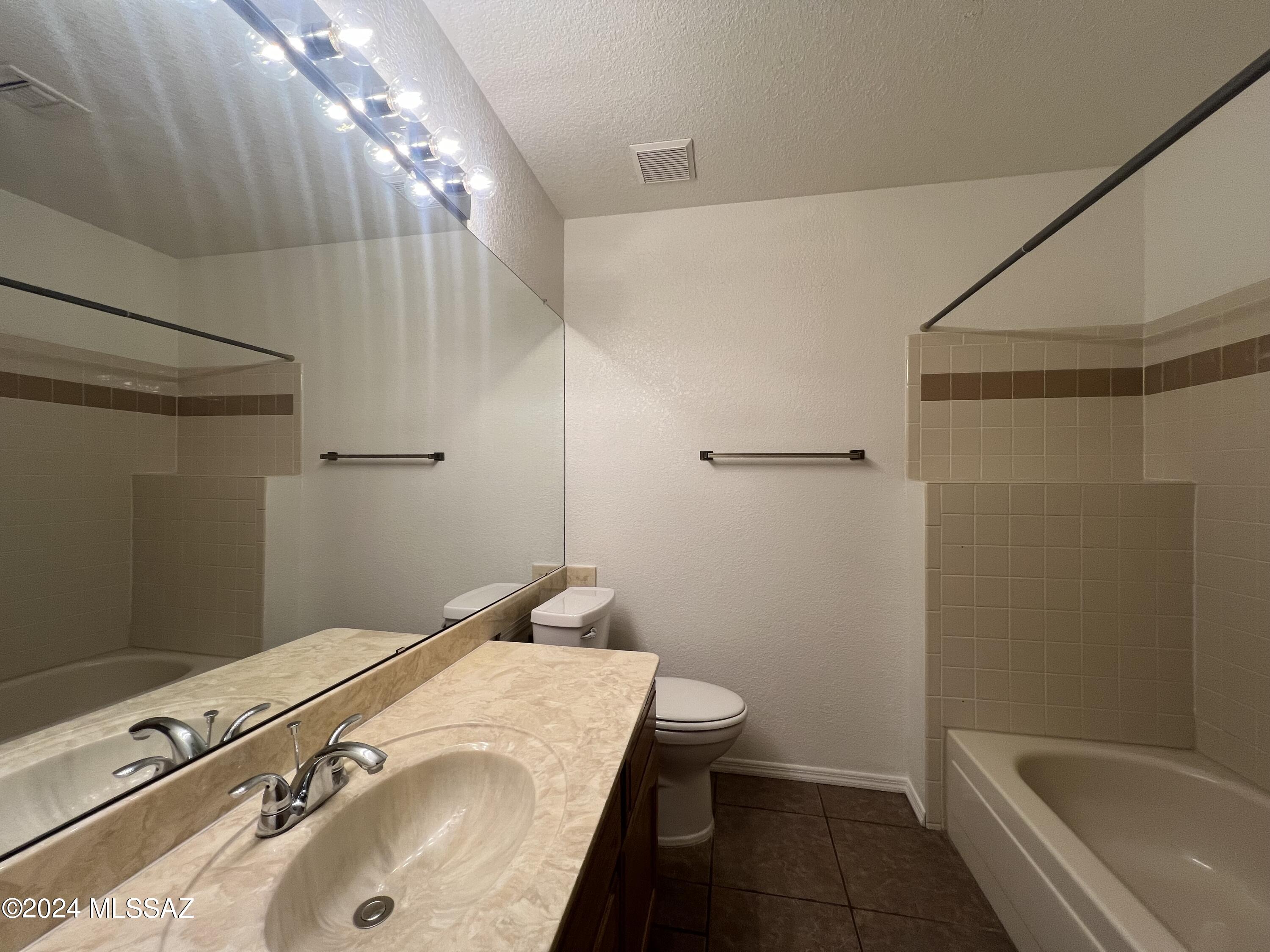Rancho Antigua (1-534) - Residential Lease