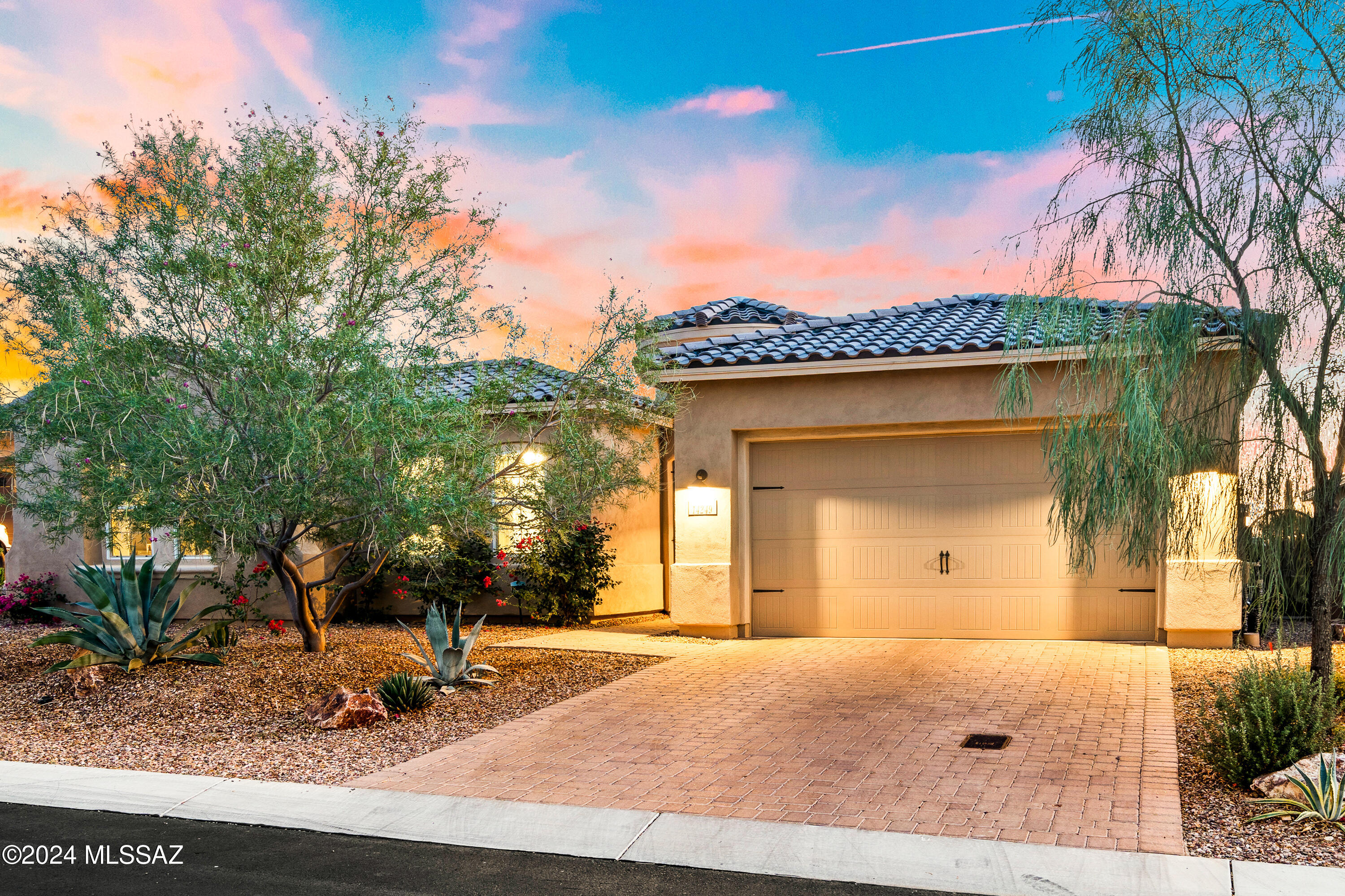Blue Agave At Dove Mountain - Residential