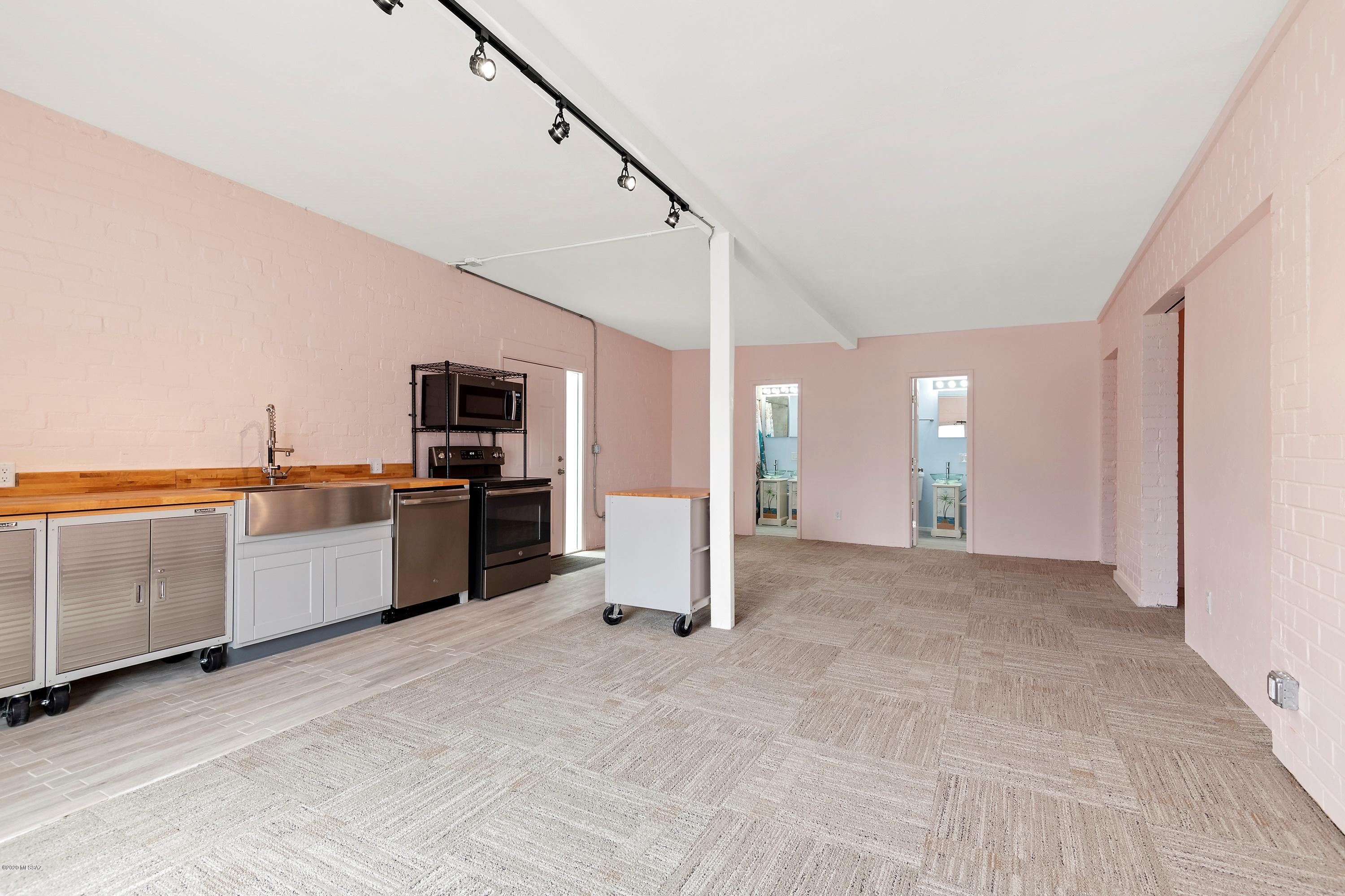 University Home Addition - Residential Lease