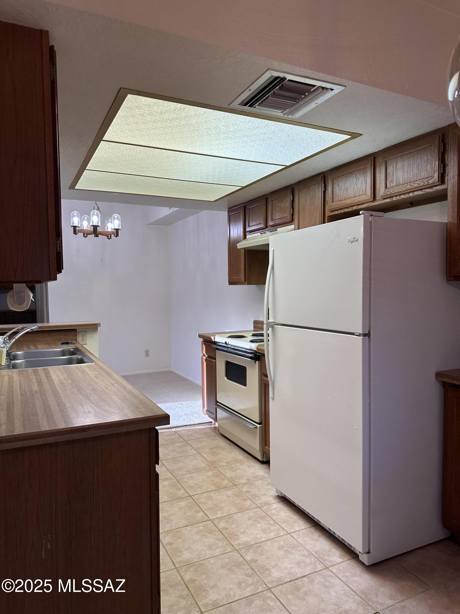 Summertree Condominiums (1-224) - Residential
