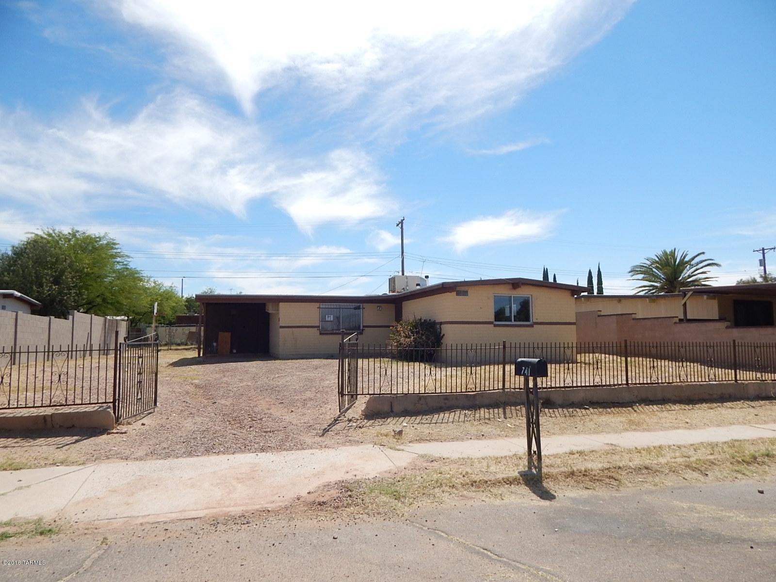 This is a Fannie Mae HomePath property. With 992 sq ft of living space this home has 3 bedrooms, 2 bathrooms & large backyard. Located close to I-19, shopping, restaurants, & much more! Attention First Time Buyers: complete the HomePath Ready Buyer homeownership course. Attach certificate to offer and request up to 3% closing cost assistance. Ask Listing Agent for more details. Restrictions apply.
