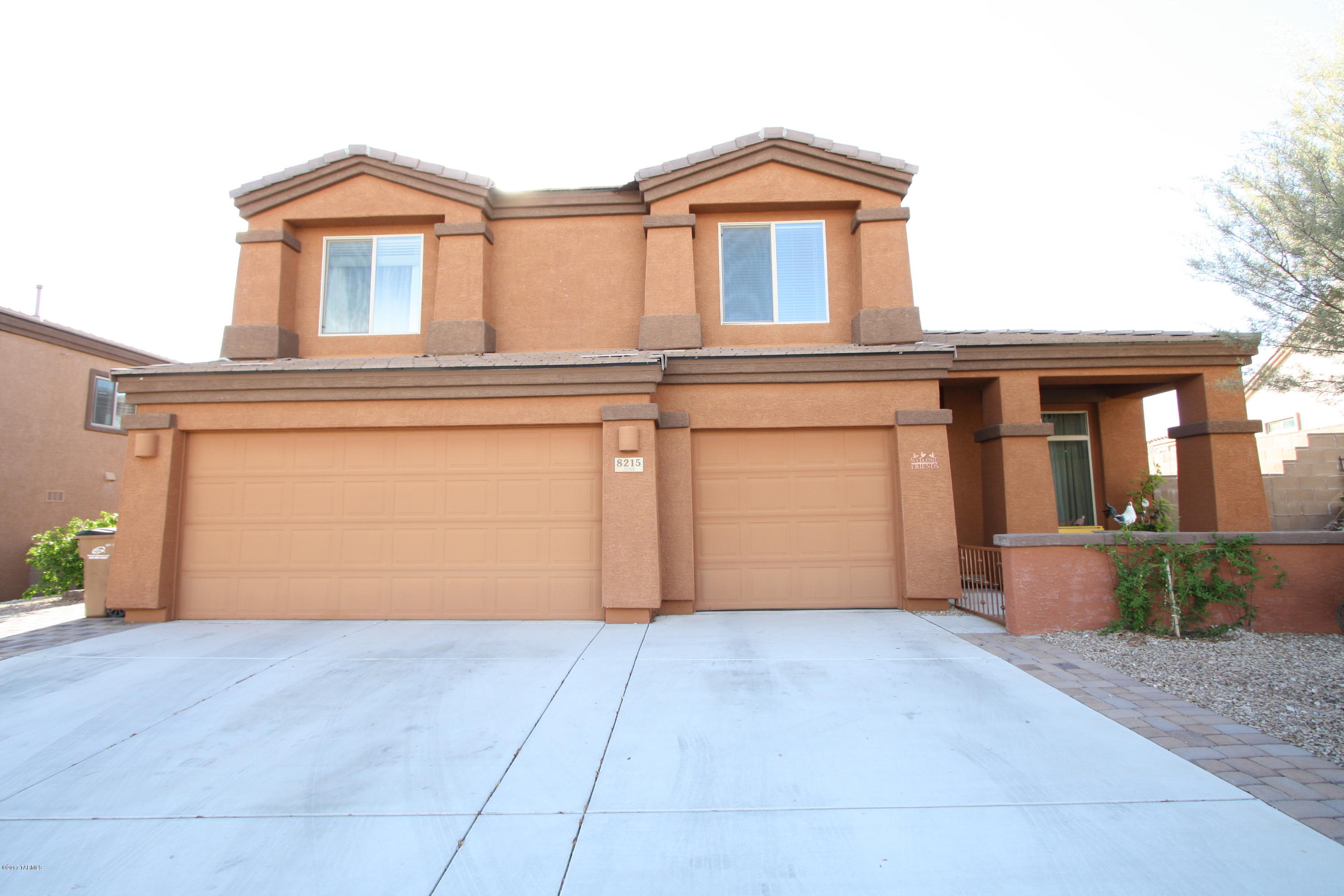 Beautiful 5bdr/3ba home located minutes to I-10!
Downstairs offers formal living room/dining room, family room, dining room, bedroom and full bath.
Spacious gourmet kitchen w/granite counters, loads of cabinet space and stainless steel appliances!
Walk upstairs to open landing w/loft area, three more bedrooms and guest bath.
Huge master bedroom w/ensuite and walk-in closet.
Master bath has garden tub and walk-in shower.
You will love the fabulous backyard w/sparkling pool, covered patio, garden, grassy area, mountain views and more!