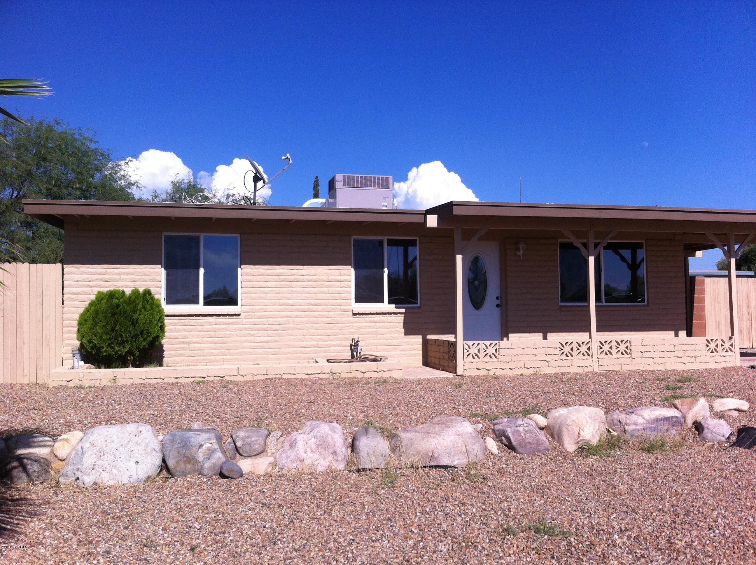 Check out this elegantly remodeled 3/2 bath house on a great size lot. You will love the new kitchen with new cabinets, stainless steel appliances. All windows have been replaced with low e efficiency windows!New 20x20 inch tile throughout the living area and comfort of carpet in the bedrooms.Backyard is almost maintenance free!Come and see it today before it's gone!!!
