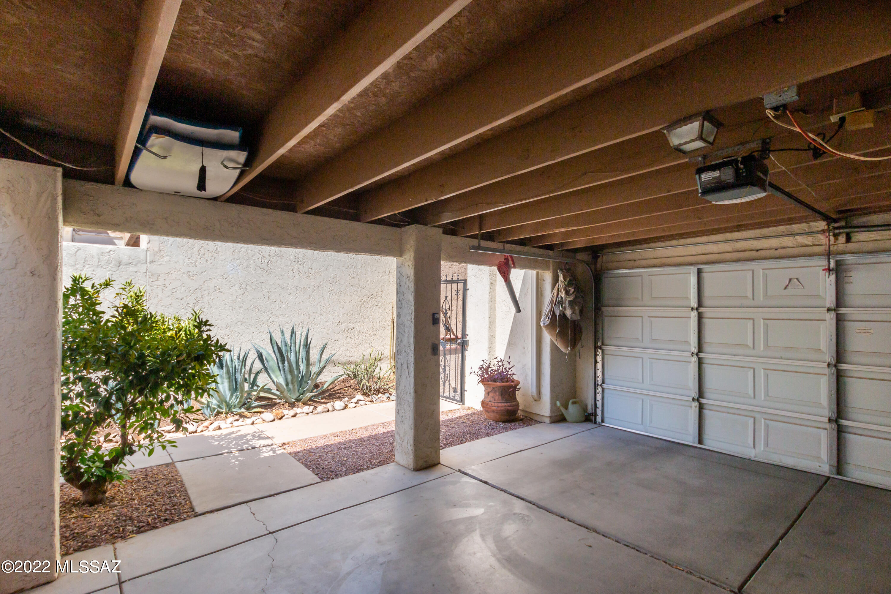 Saddlewood Villas (1-102) - Residential