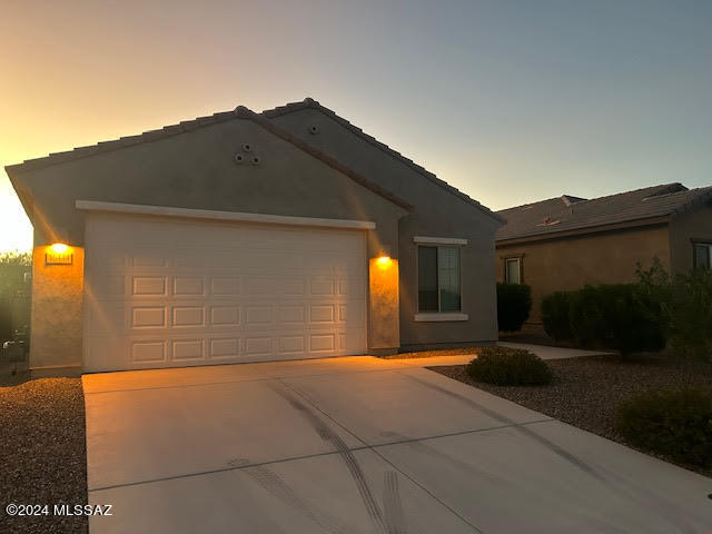 Great property in a quiet neighborhood. 3bd/2bth with 2 car garage. All appliances included. SS appliances in the kitchen with granite counter tops. Ceramic tile and carpet throughout. W/D included. Enjoy your evenings outside in your large landscaped backyard with sunset views. Close to shopping and entertainment.