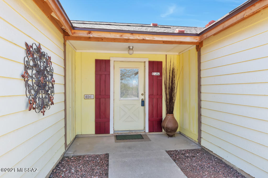 This 3 Bedroom/2 Bath home is beyond amazing! Kitchen has all black GE Profile fridge, Electric Range with new over head exhaust hood, new solid surface counters (being installed 3/5) Custom coffee /microwave bar, freshly painted cabinets throughout, professionally cleaned ceramic tile, new carpet in 85% of the house, whole house neutral paint, master bathtub refinished and new tile surround, master bedroom has full room, floor length, mirrored closet sliding doors.  All secondary bedrooms have walk in closets. Sliding patio door off of family room, to covered patio on a concrete foundation. 6ft cinder block fence with lockable security gates on east and west side of the home. Additional concrete pad for future gazebo or hot tub. Private, inviting & functional. New paint entire exterior. New Roof 2019 with transferrable warranty
New HVAC duct work 2020
Finished and reinsulated the attic 2020
Video of sewer line 2012
New bathroom faucets 2021
Chimney sweep 2021
New carpet 2021
Master bath tub refinished 2021
New overhead lighting in garage 2021
Installed outdoor garage sconces 2020
Installed workman's sink in garage 2021
Painted interior and exterior of house 2021
Professionally cleaned tile 2021
Professionally landscaped and pre-emergent put down (3/3/2021)
Solid Surface counters in kitchen (3/5/2021) 
Whole house wood blinds 2021