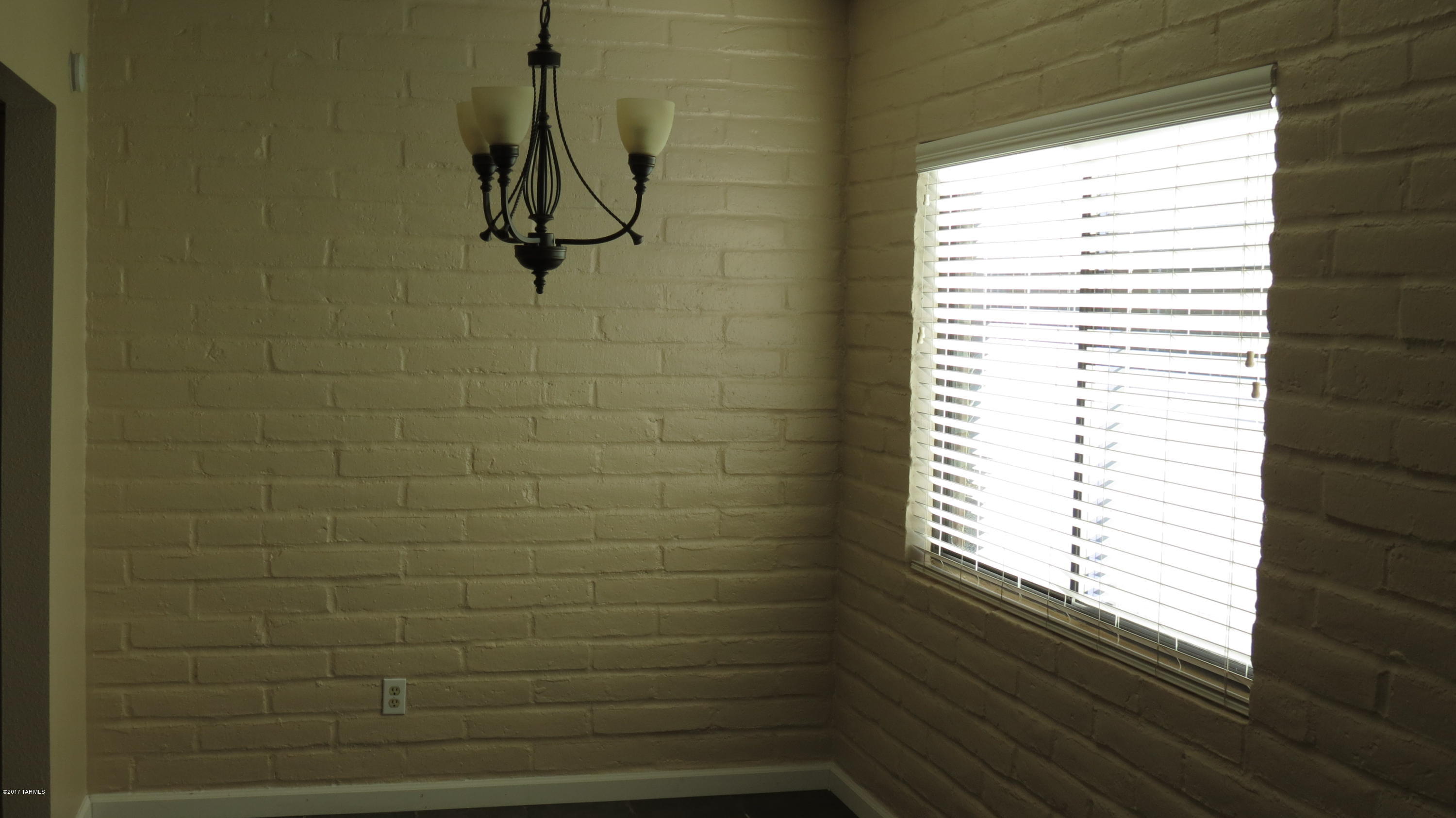 Executive Townhomes (1-16) - Residential Lease