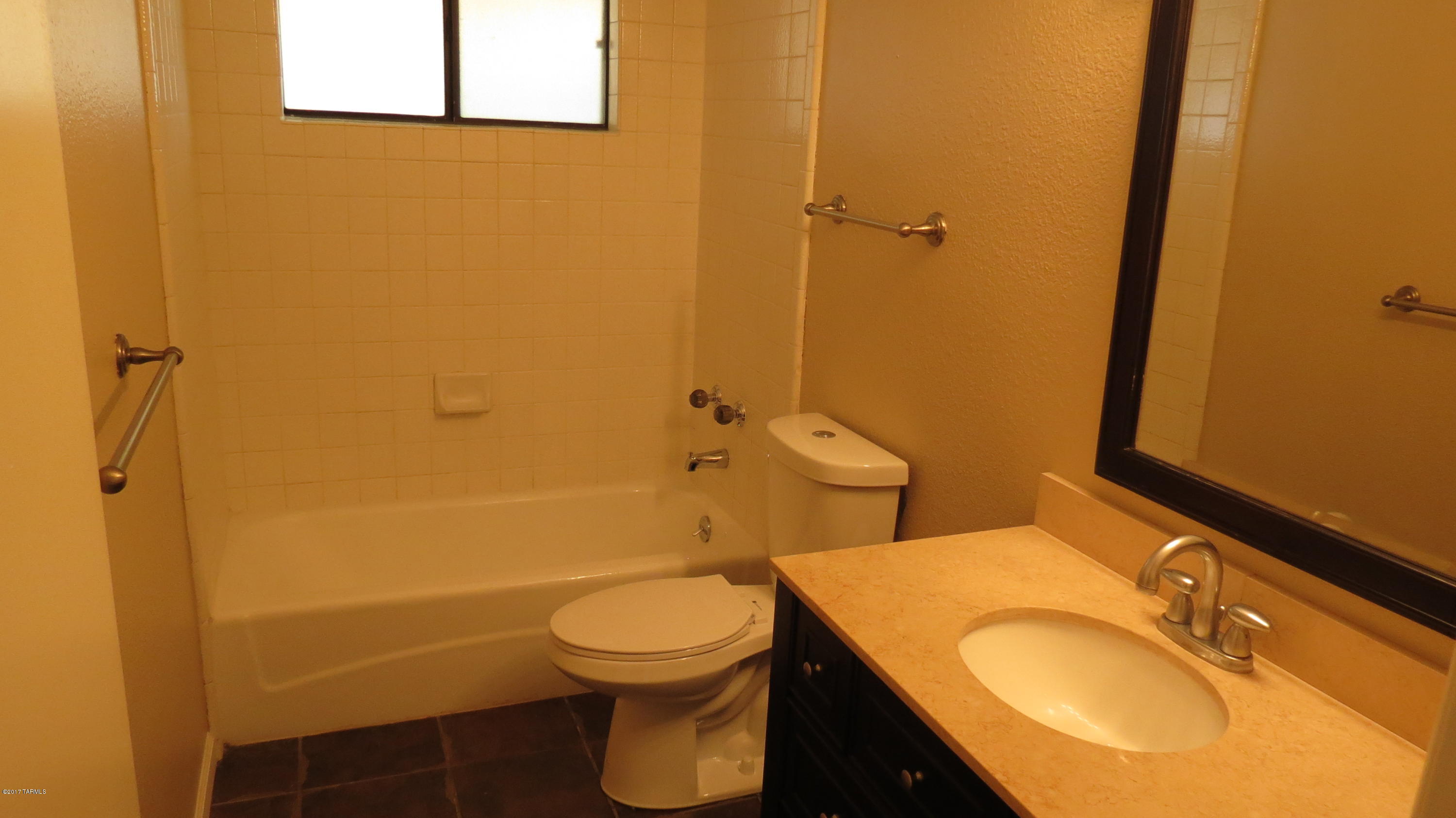 Executive Townhomes (1-16) - Residential Lease