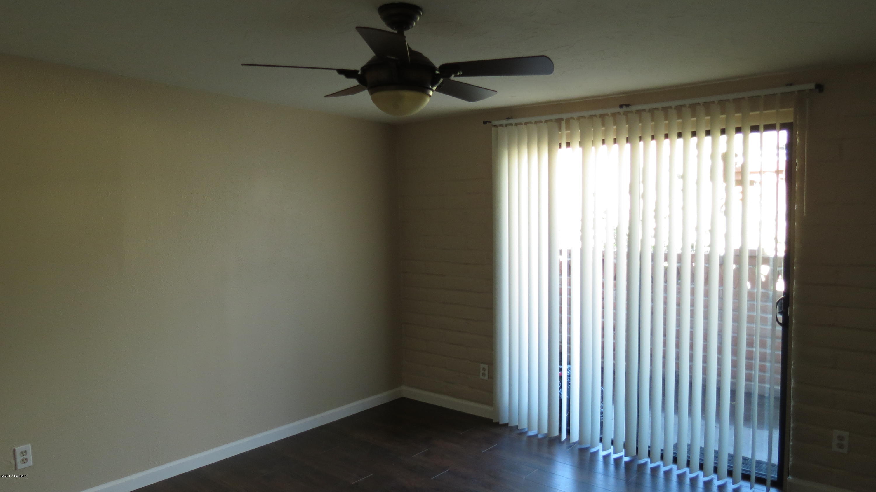 Executive Townhomes (1-16) - Residential Lease