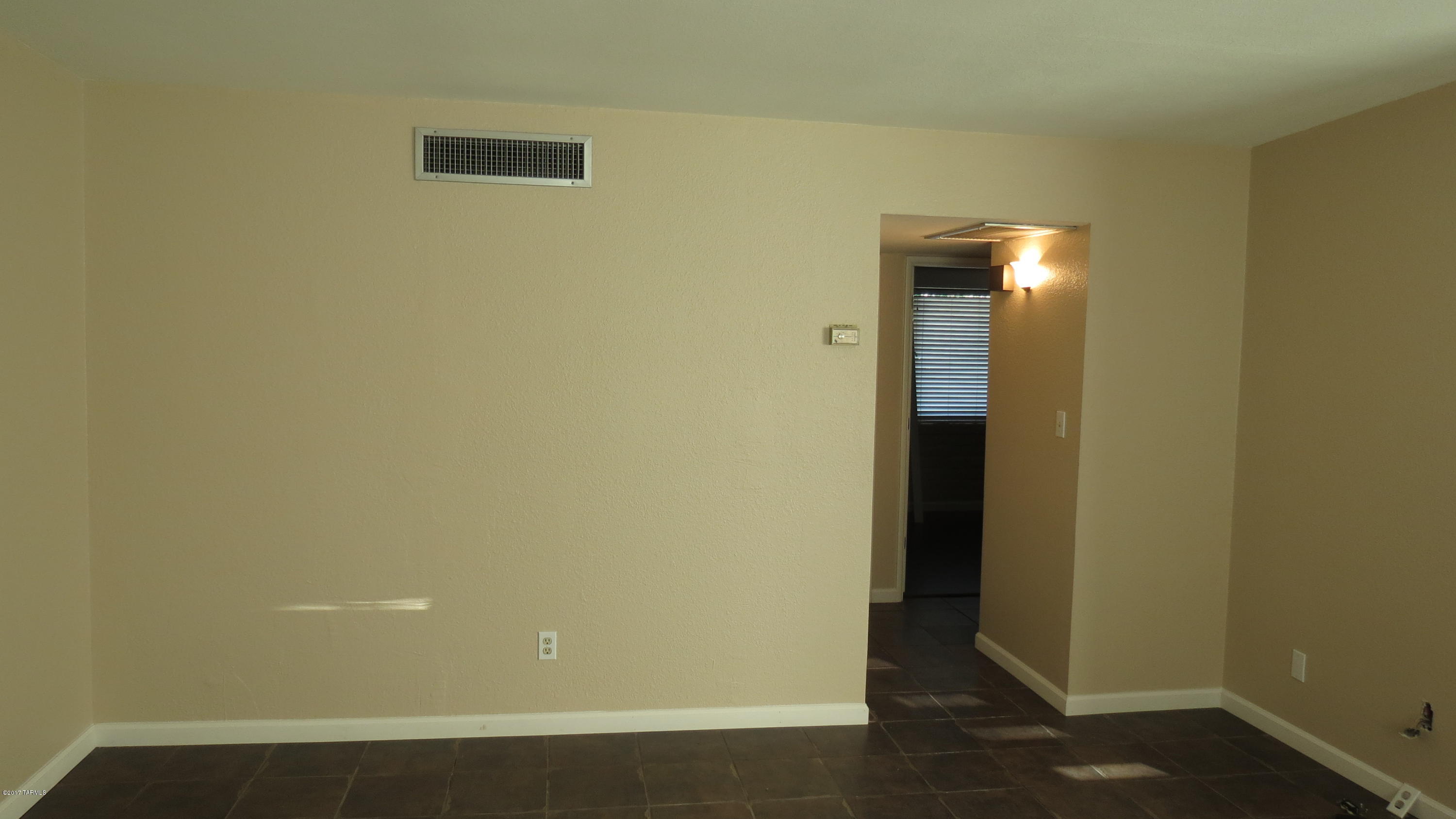 Executive Townhomes (1-16) - Residential Lease