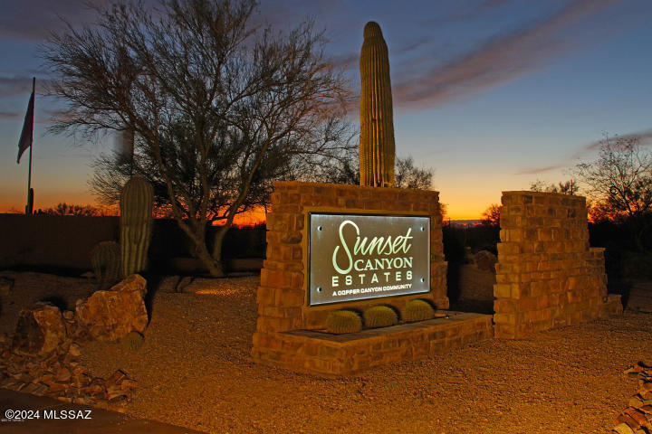 New Custom Home to be built in Sunset Canyon Estates by Homes by Copper Canyon. Call to learn more. Choose a floor plan and home site on estate size lots with surround mountain views. Sunset Canyon estates is located in the heart of Oro Valley, near shopping, medical and walking distance to Wilson K-8. Photos are of this floor plan built at another location. Pricing subject to final builder review and  contract.