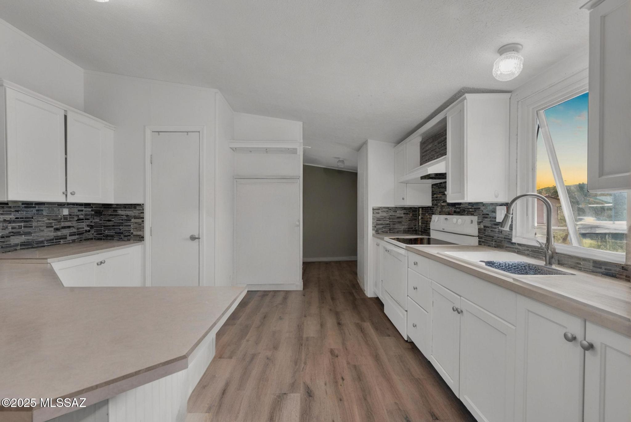 Country Club Terrace (1-108) - Residential