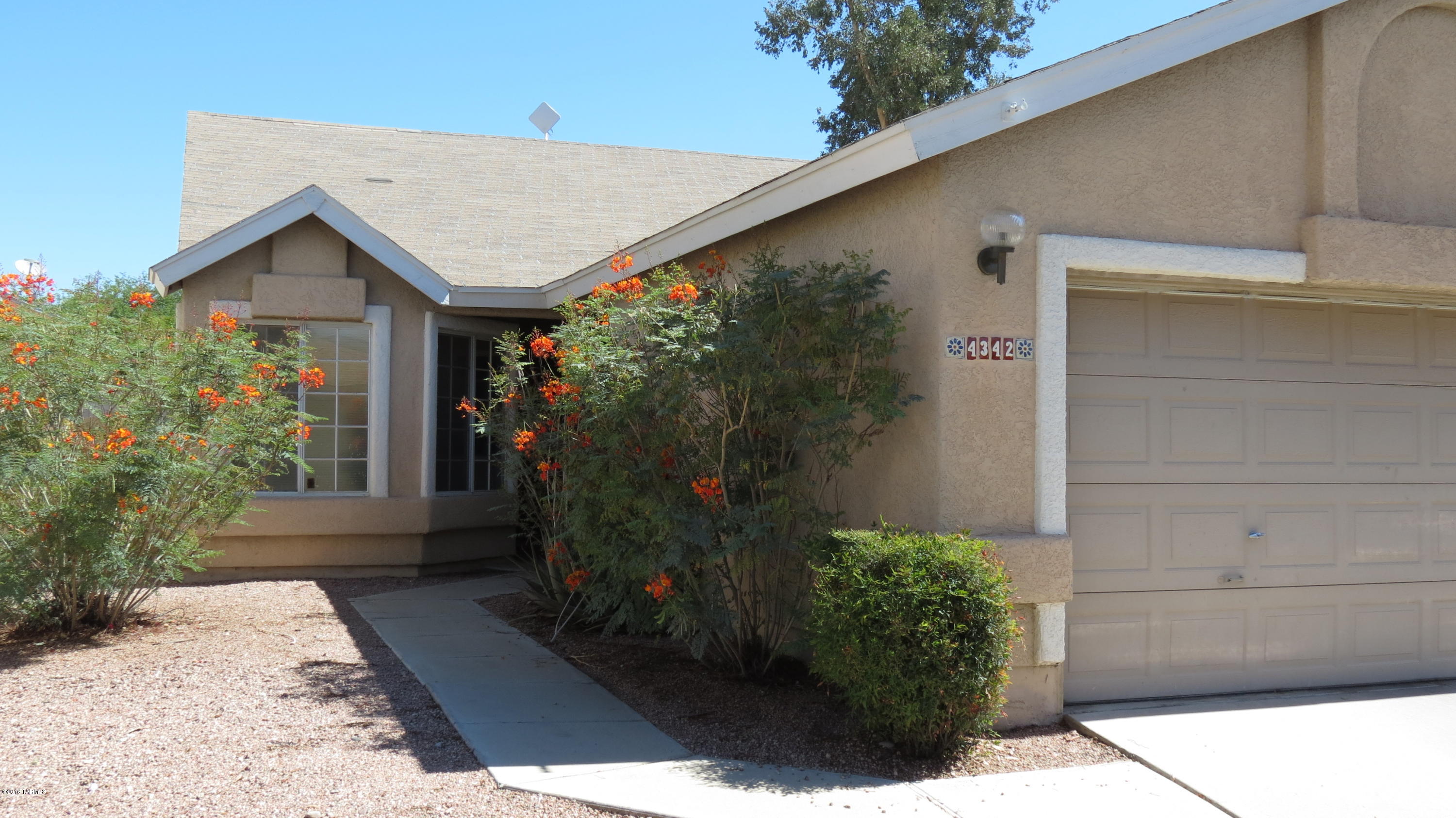Great Little Community with Pool and Spa. This charming 3 bedroom split plan with eat-in kitchen. Extras include ceiling fans throughout, covered patio, walled yard, 2 car garage. Great schools and all amenities nearby. Counter tops are new and the home is neat and clean.