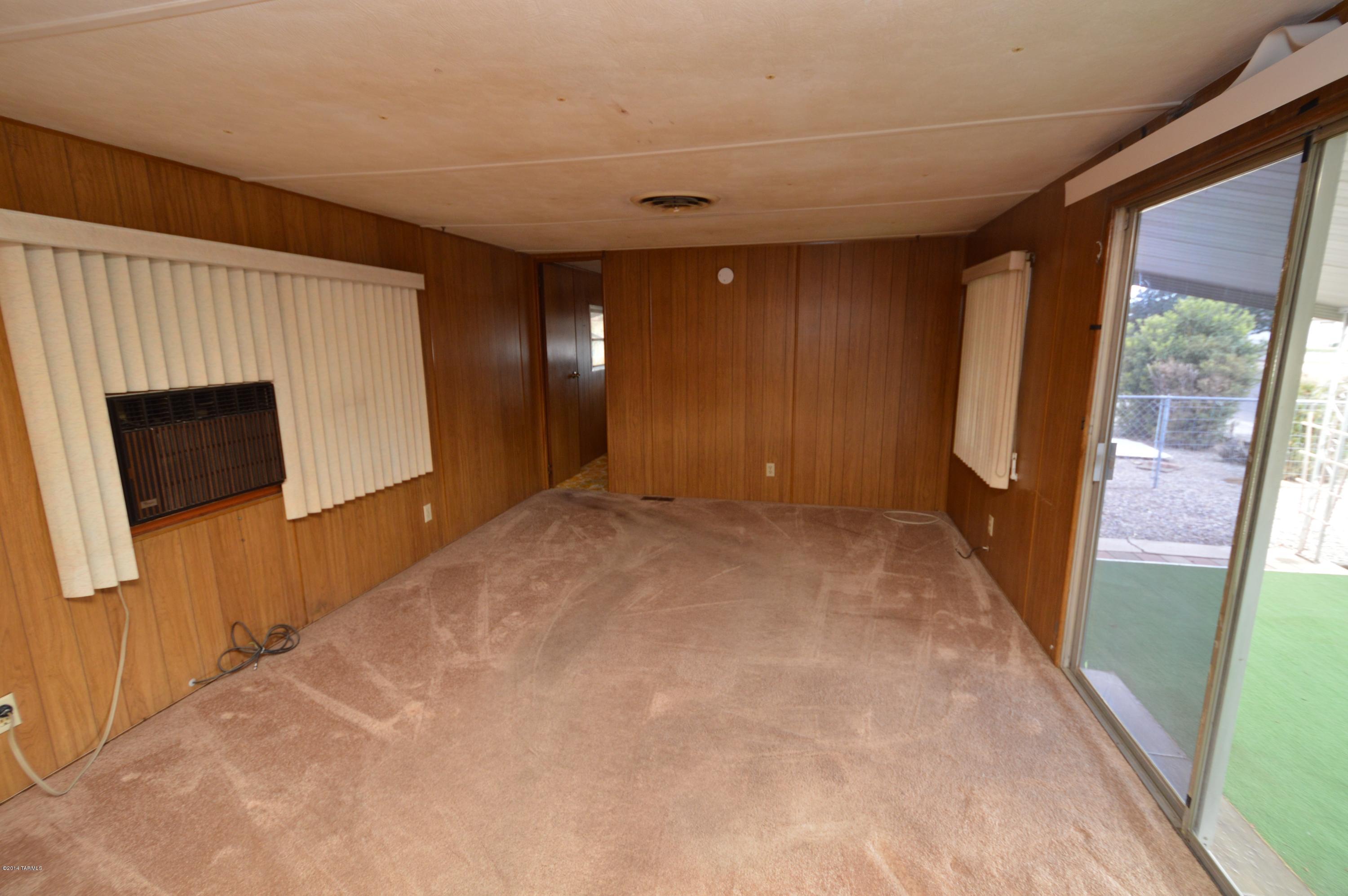 Cholla Manor (1-86) - Residential Lease