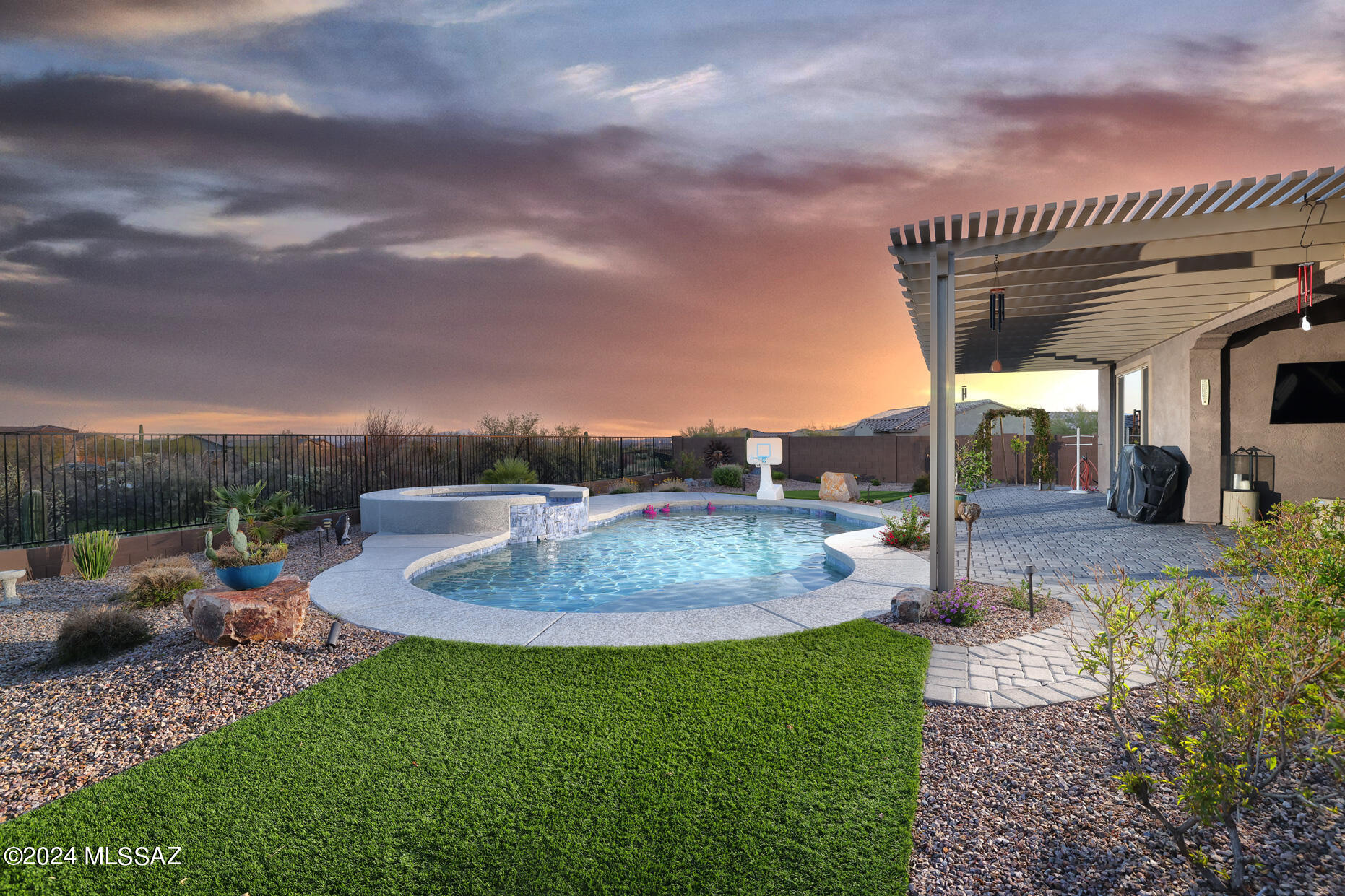 Saguaros Viejos West - Residential