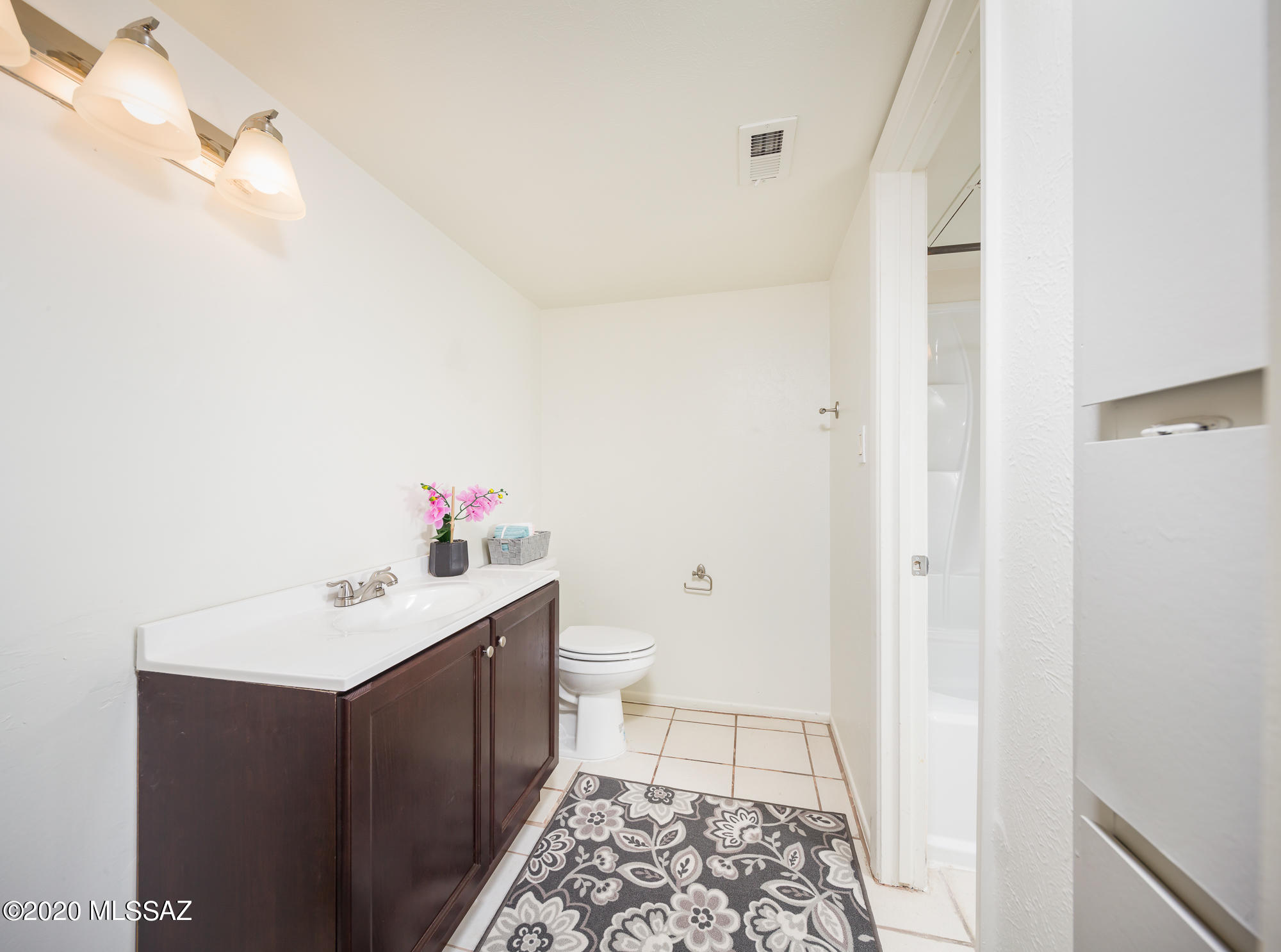 Las Colinas Condominiums - Residential