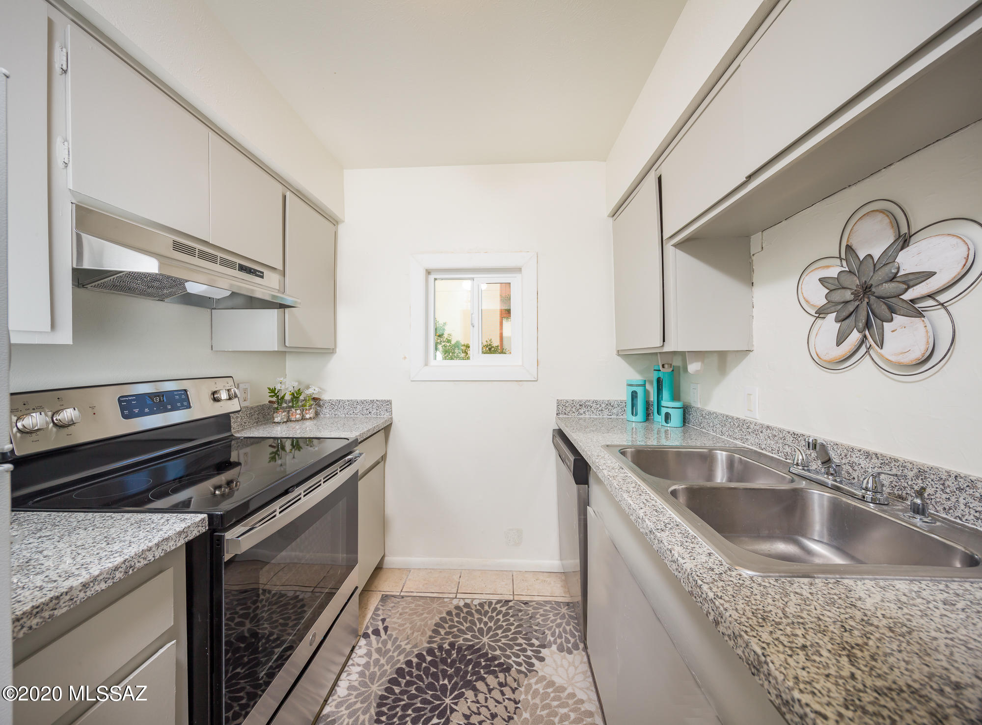 Las Colinas Condominiums - Residential