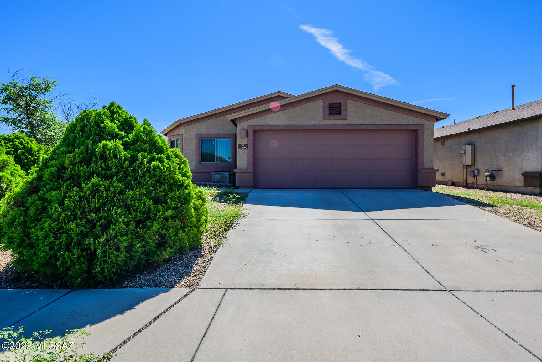 Wonderfully maintained 4 bed, 2 bath home within minutes of DMAFB and I-10. New HVAC system