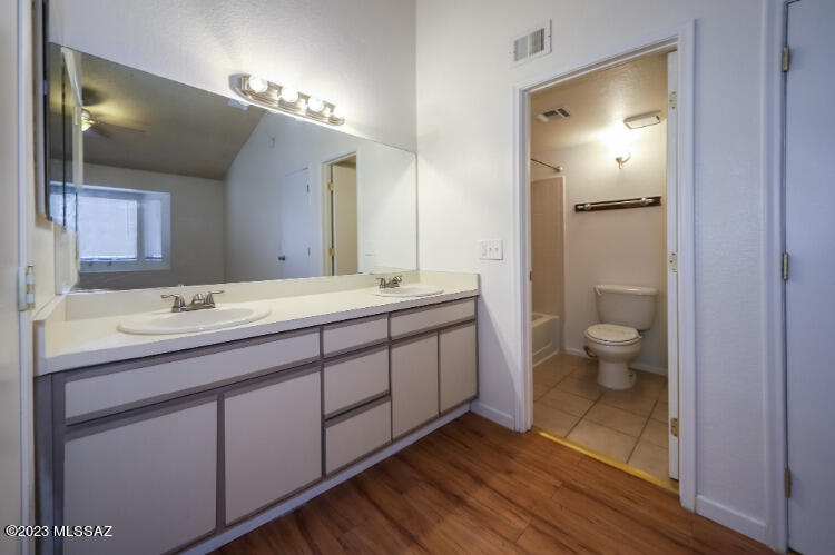 Reddington Hills (1-137) - Residential Lease