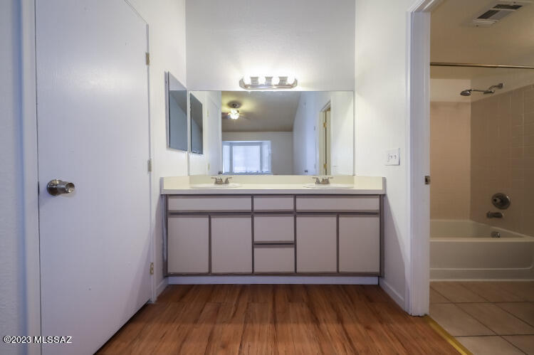 Reddington Hills (1-137) - Residential Lease