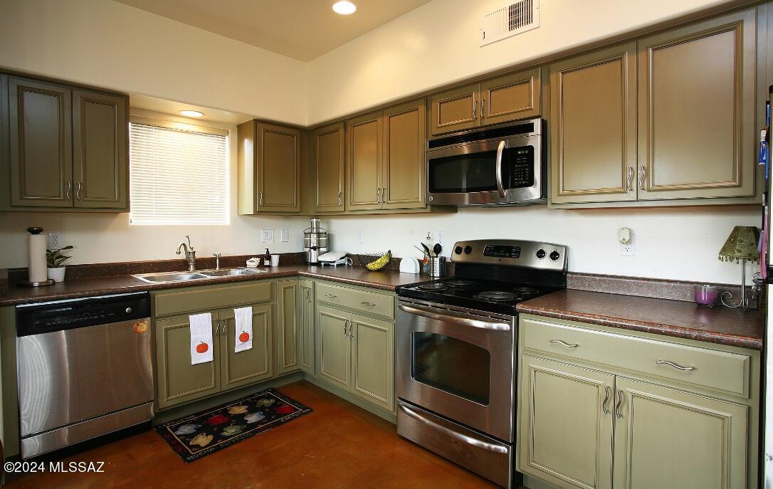 Tucson North Townhome Apts. - Residential Income