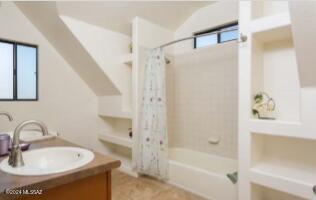 Tucson North Townhome Apts. - Residential Income
