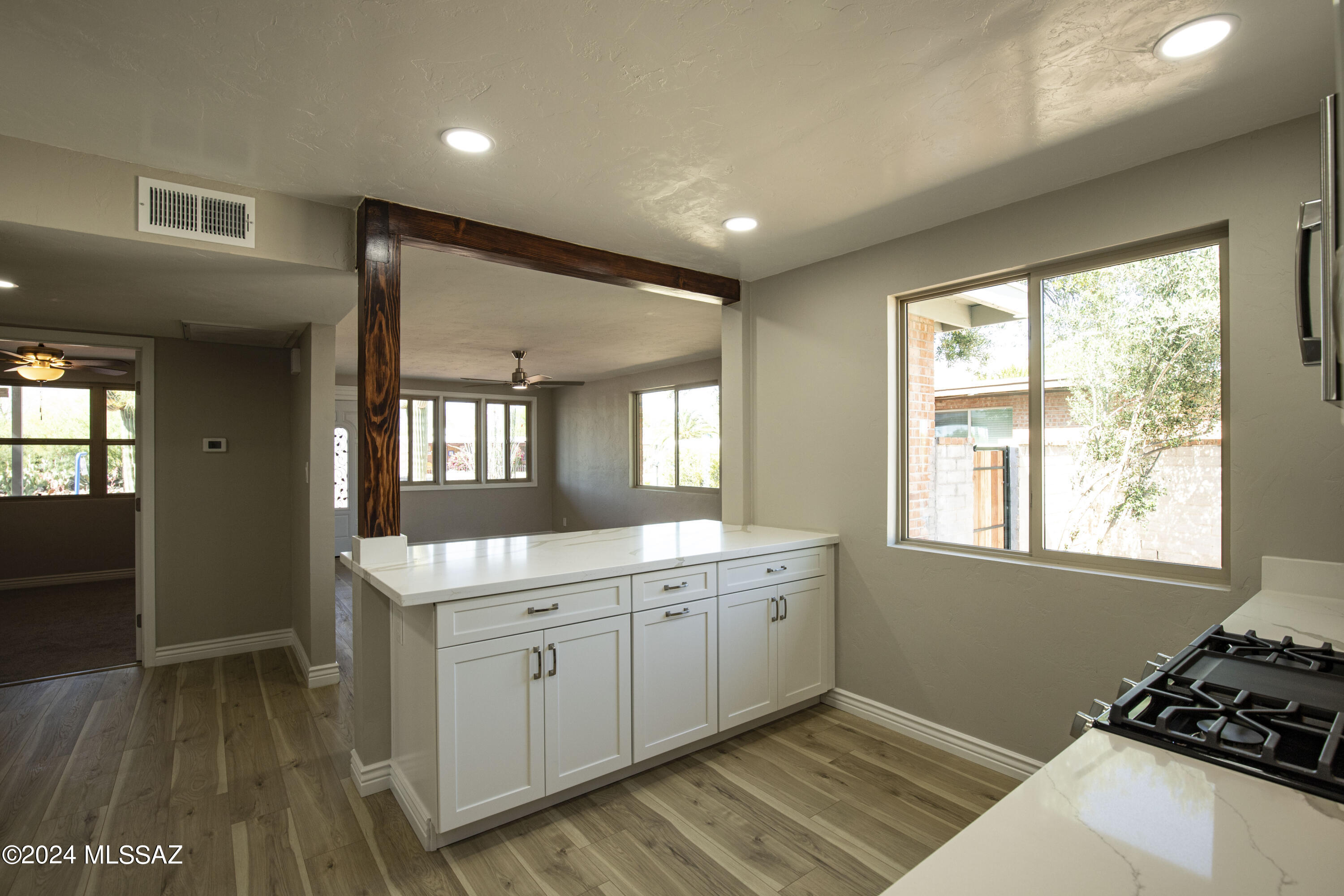 Country Club Manor - Residential