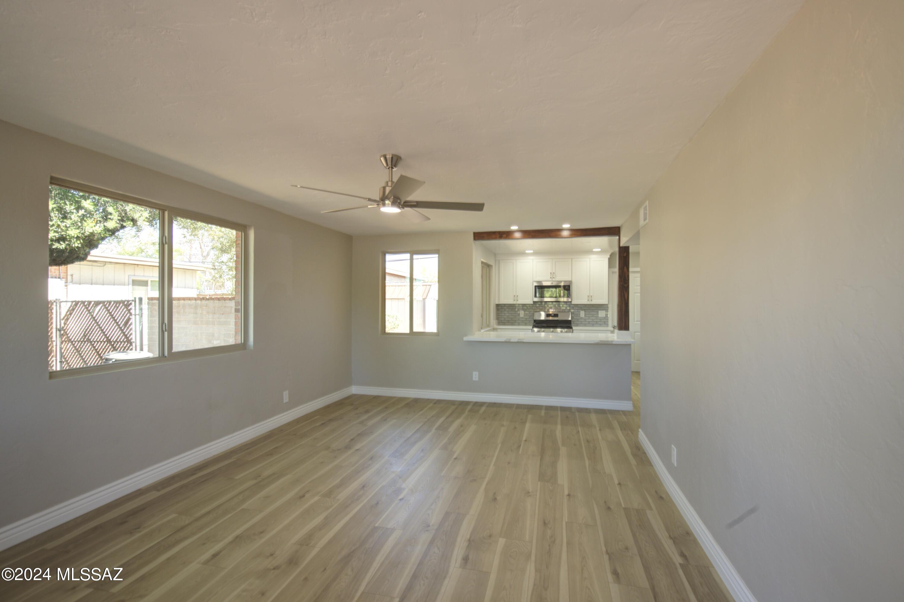 Country Club Manor - Residential