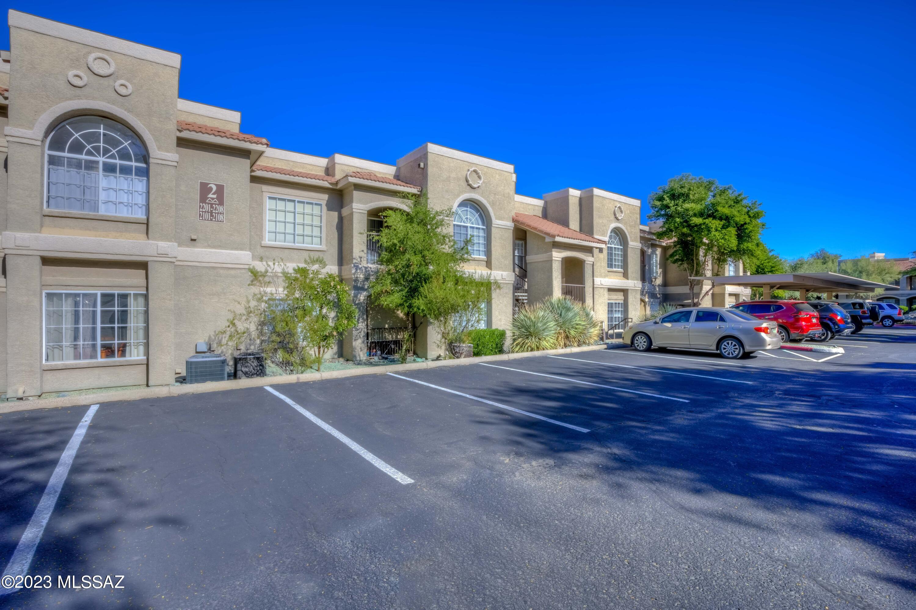 The Boulders at La Reserve Condominiums - Residential