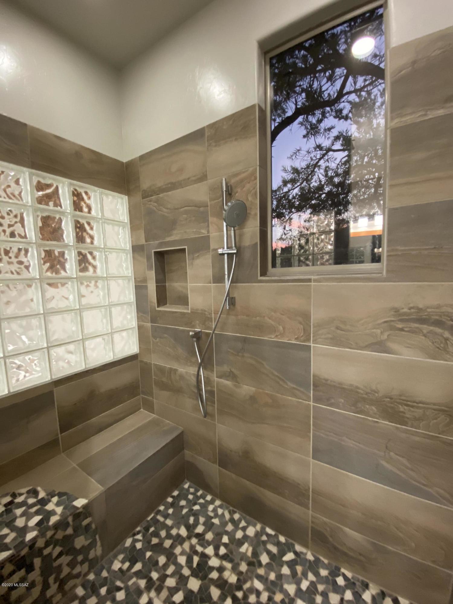 Sabino Mountain (1-290) - Residential