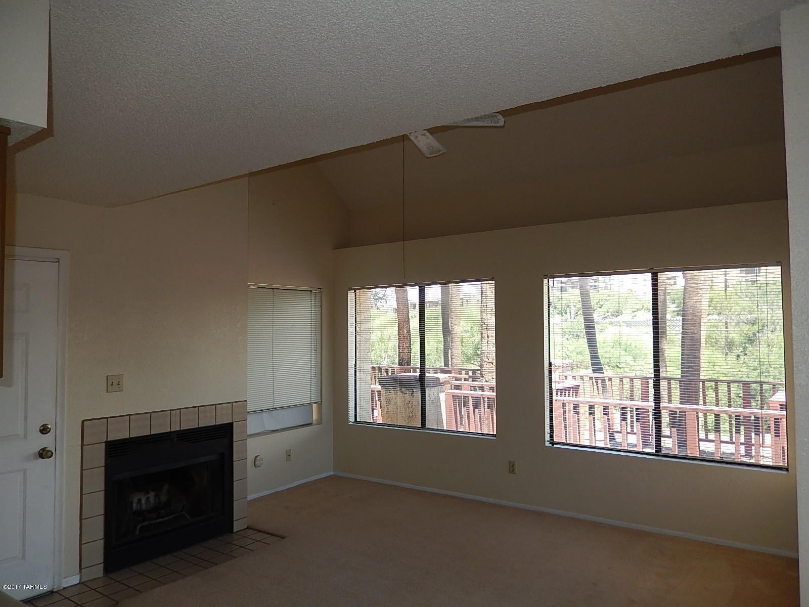 La Vida NO. II - Residential Lease