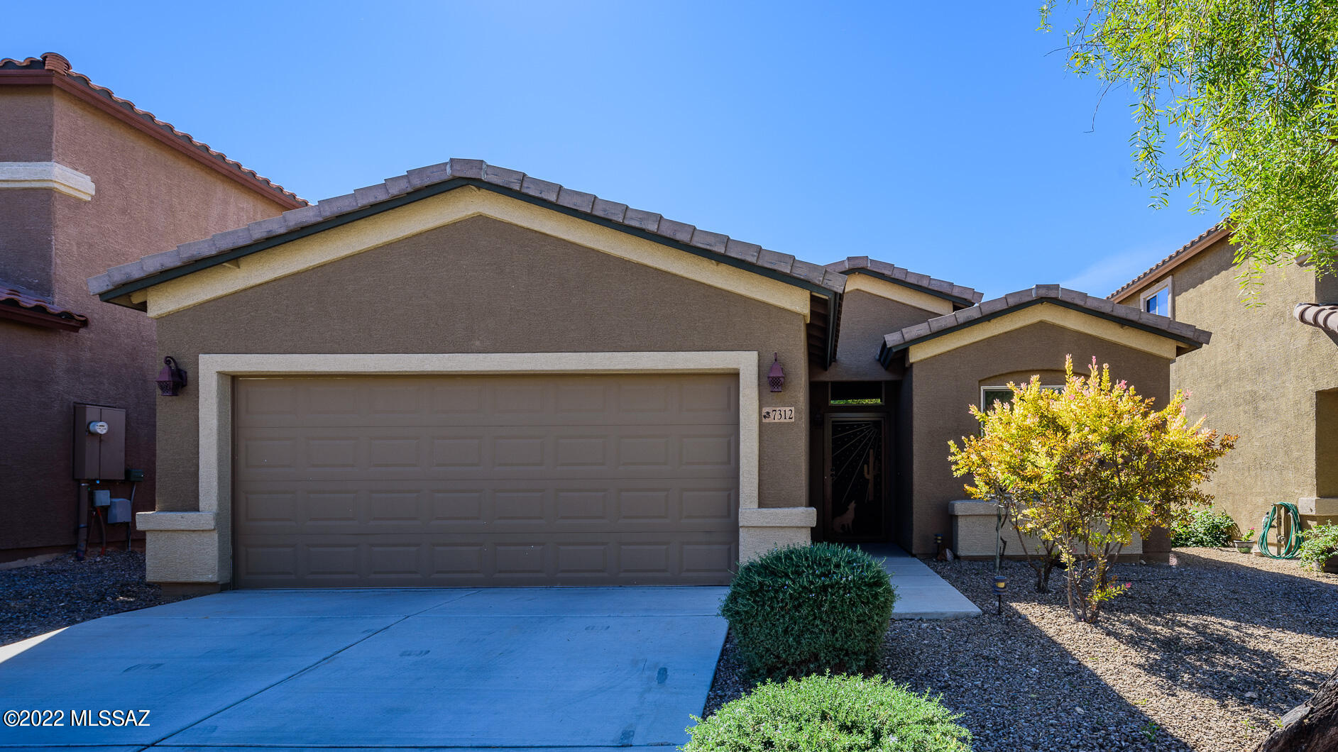 This is the property you've been waiting for in the coveted Sycamore Park subdivision! This is a move in ready, 1750 sq ft, 3bd/2ba, great room design beauty that has it all!  Step in and appreciate the oversize diagonal tile, large breakfast bar with enough space for seating eight!  The kitchen boasts granite counters, stainless steel appliances and extra lighting. Take note of the tasteful paint palette, blinds throughout, ceiling fans, main bedroom with walk in closet and dual marble vanities. The front load washer/dryer with pedestals stay and the home has a water softener!!  The back yard is ready for your enjoyment and the home is in the Vail School District and minutes to I-10, Rita Ranch shopping/dining, U of A Tech Park, Davis Monthan AFB, Pima Air and Space Museum and more!!