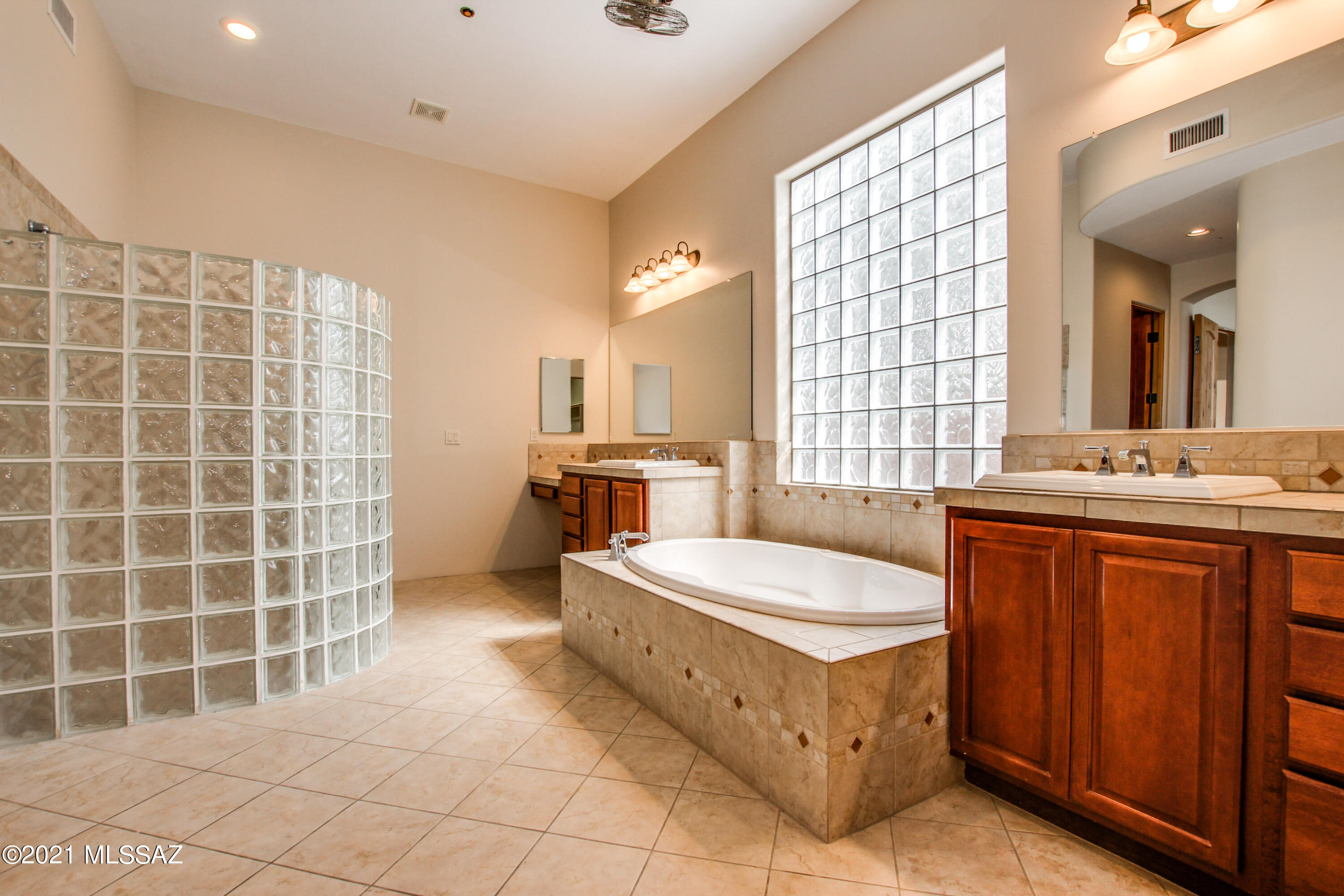 Dos Lagos at Dove Mountain (1-91) - Residential