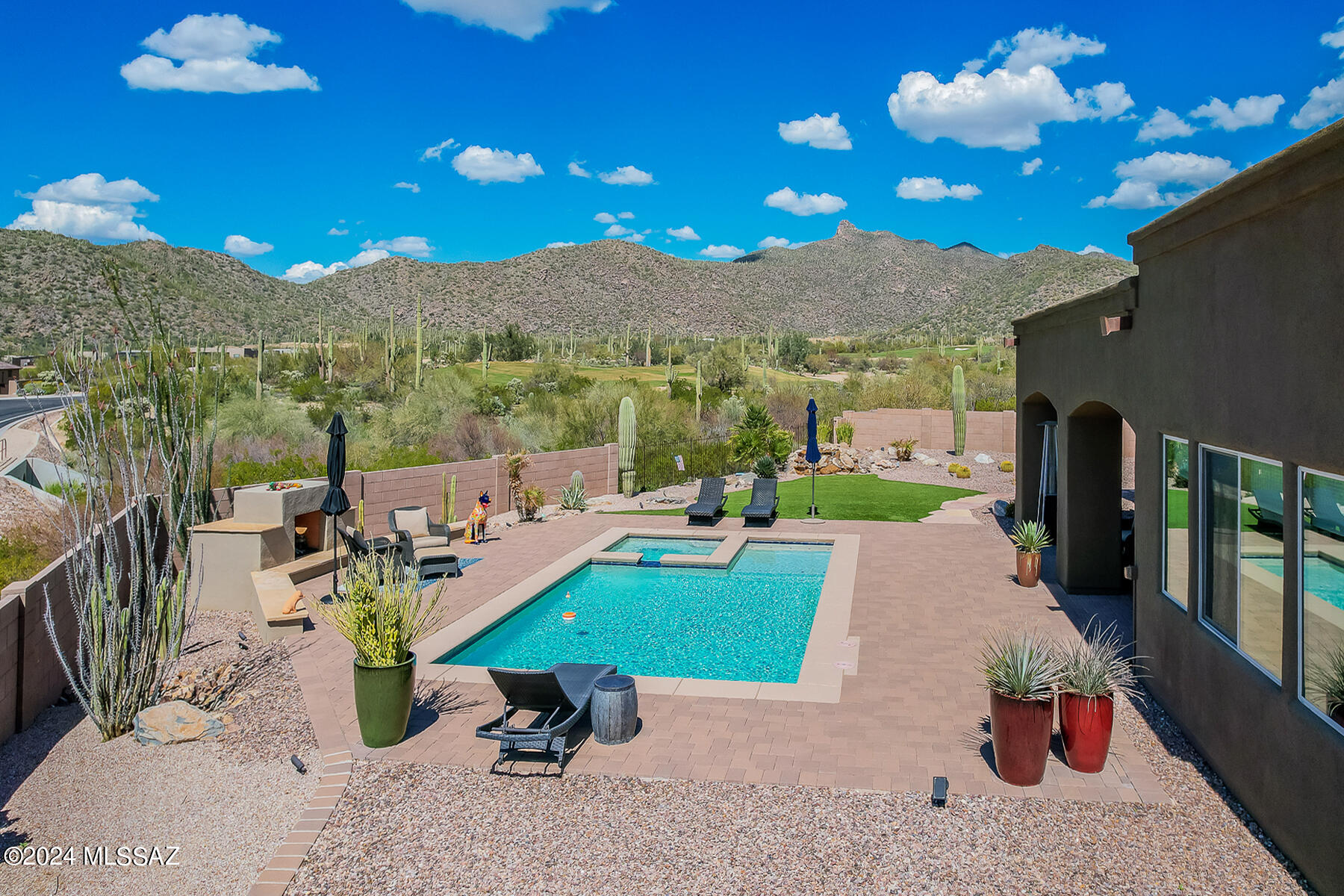 Boulder Bridge Pass At Dove Mountain SQ20132910078 - Residential