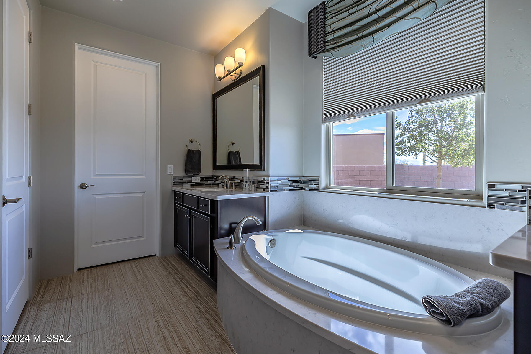 Boulder Bridge Pass At Dove Mountain SQ20132910078 - Residential